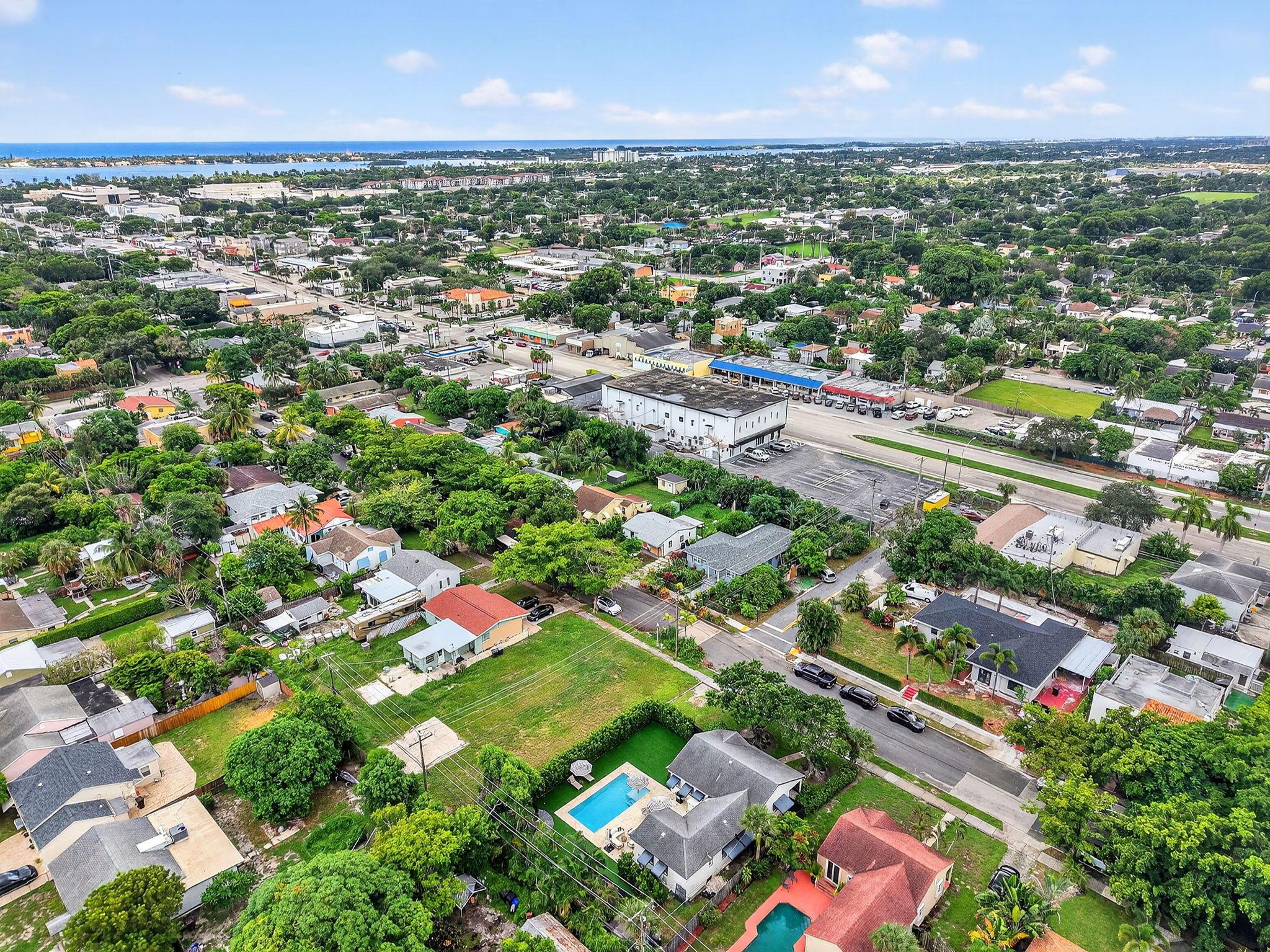 PINEAPPLE PARK - Residential