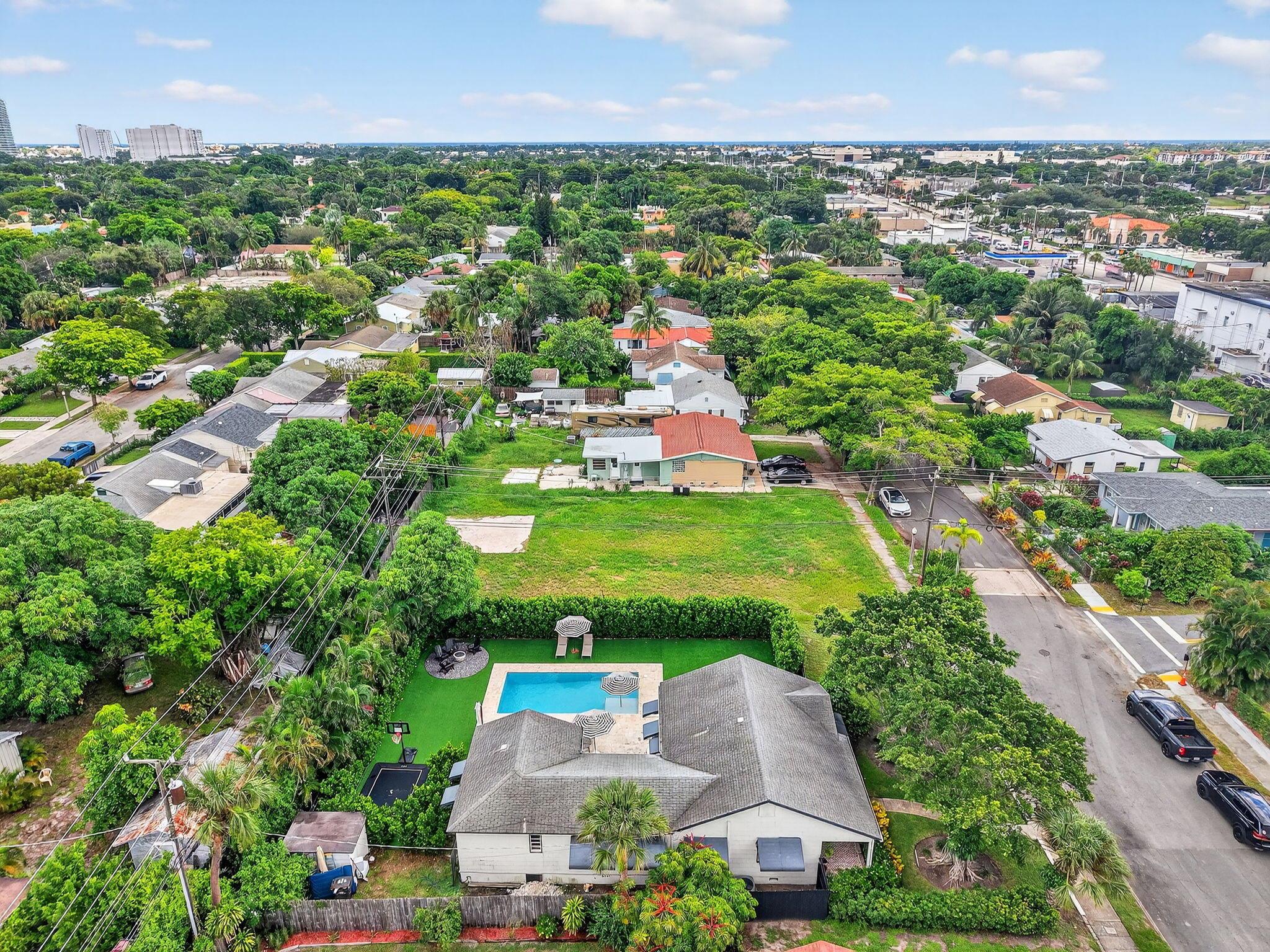 PINEAPPLE PARK - Residential