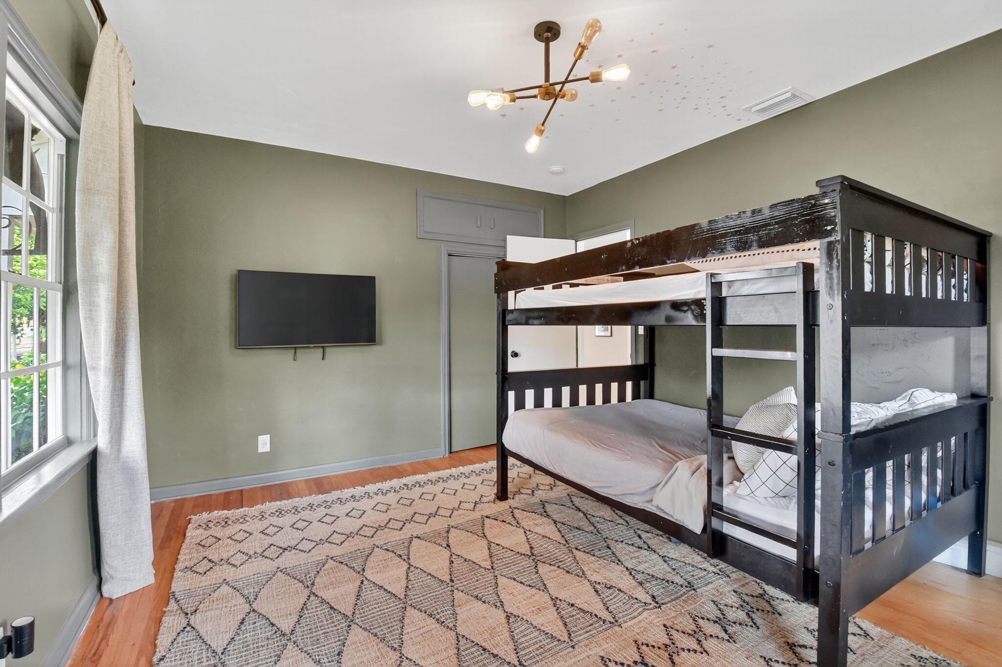 PINEAPPLE PARK - Residential