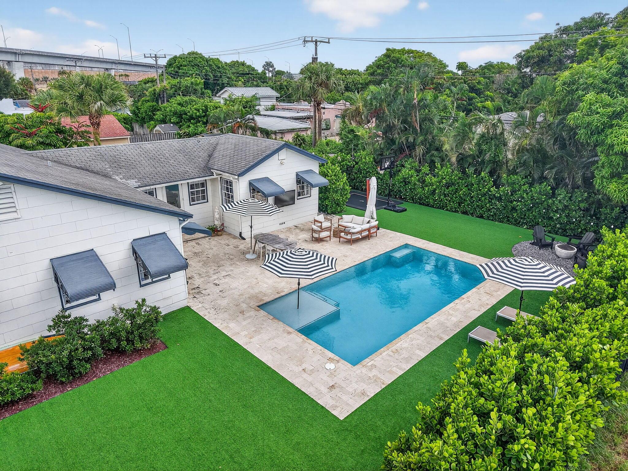 PINEAPPLE PARK - Residential