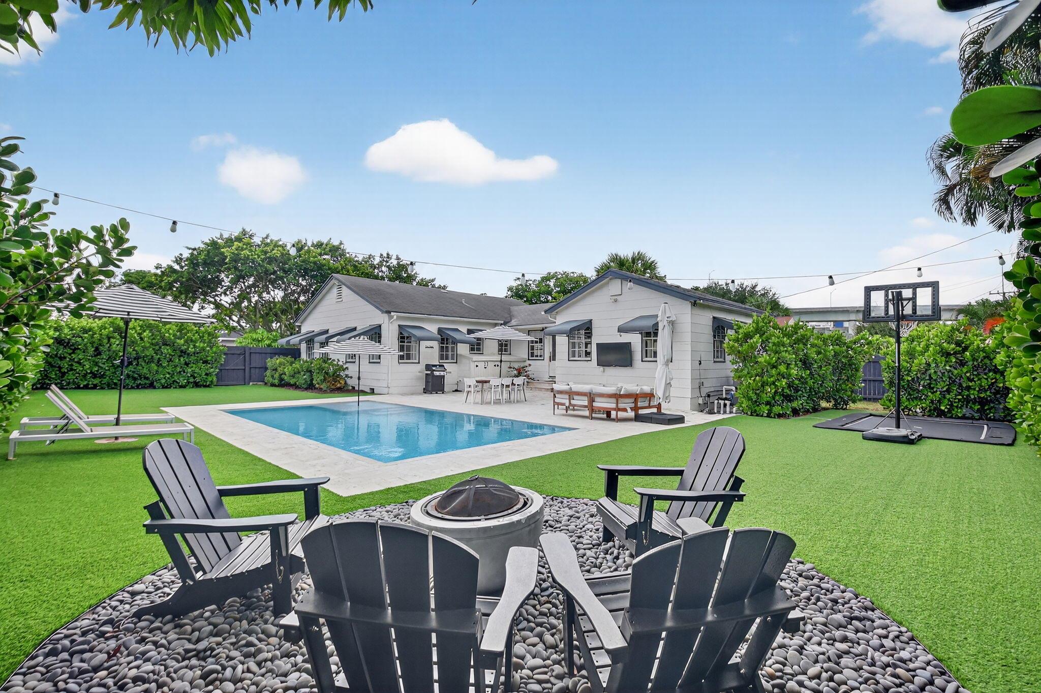 PINEAPPLE PARK - Residential