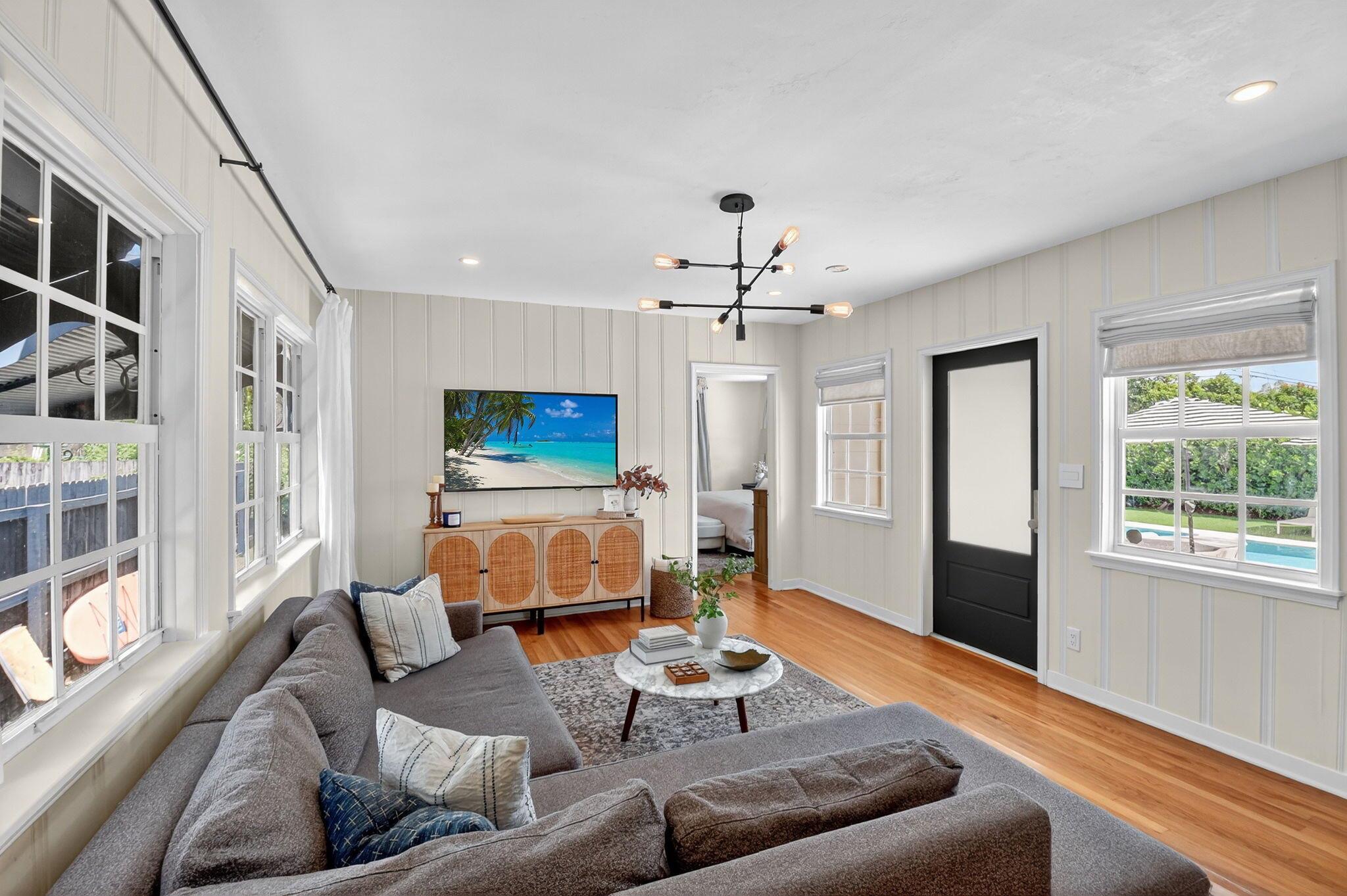 PINEAPPLE PARK - Residential