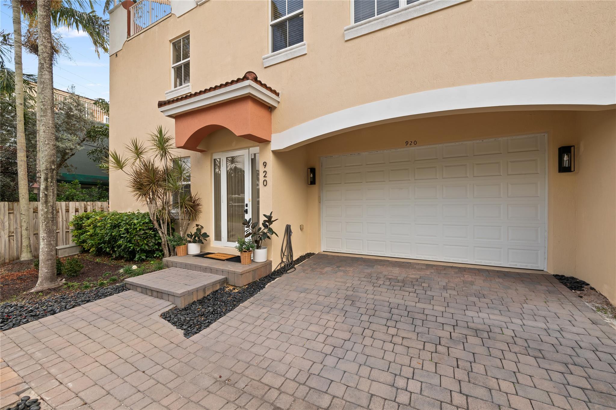 NO NAME - Residential