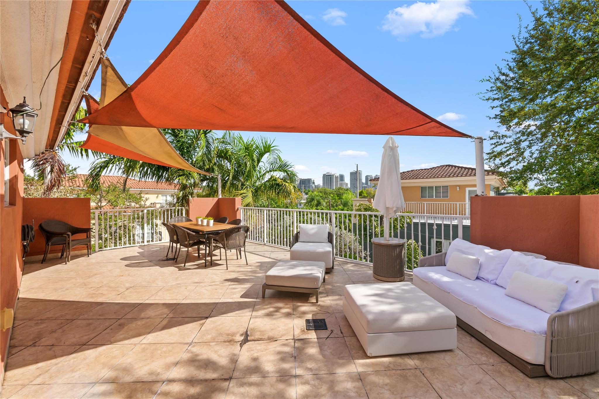 NO NAME - Residential