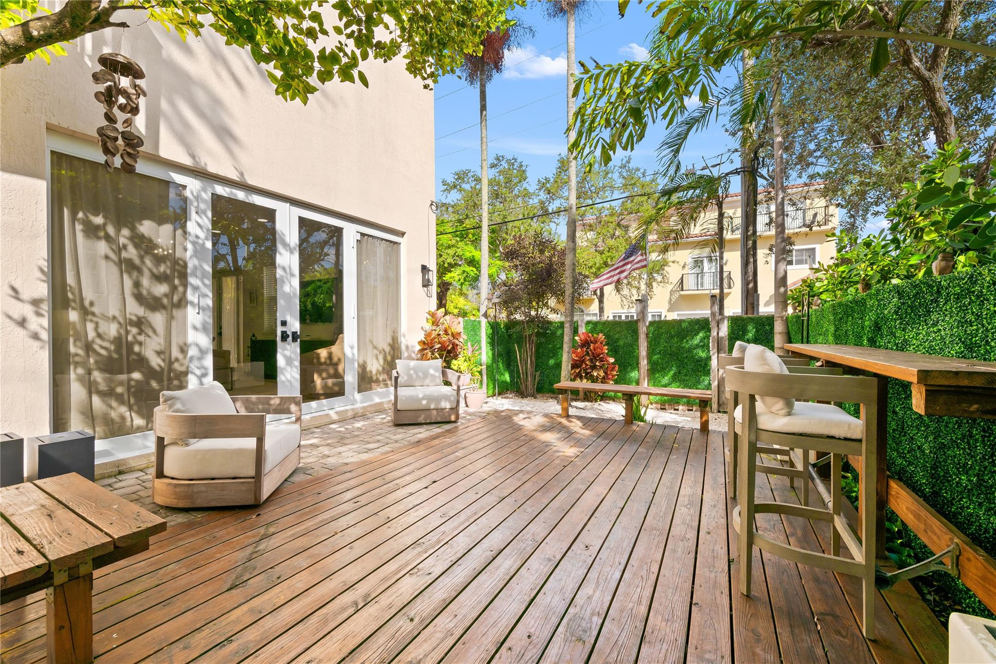 NO NAME - Residential