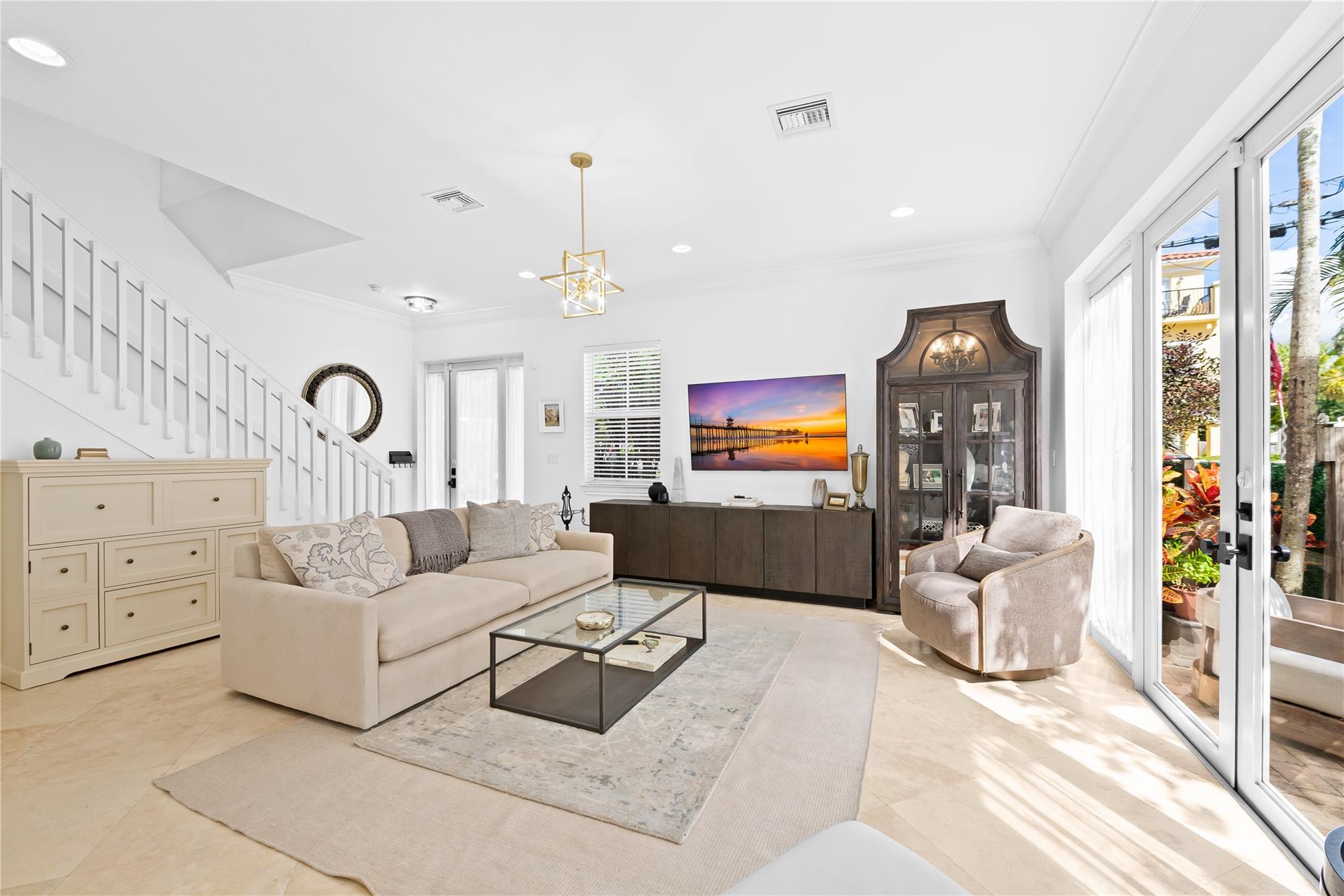 NO NAME - Residential