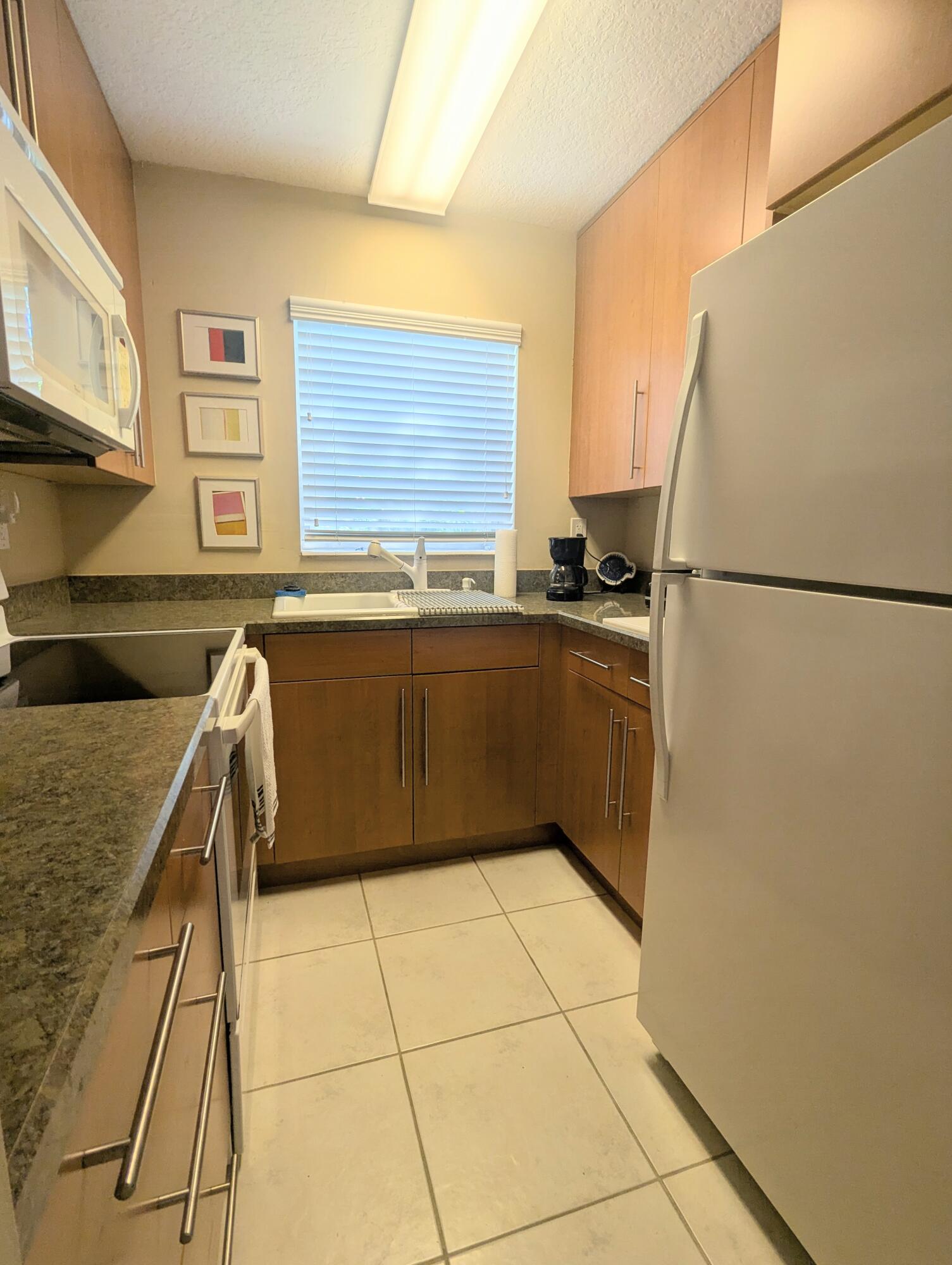 ANDOVER CONDOS - Residential