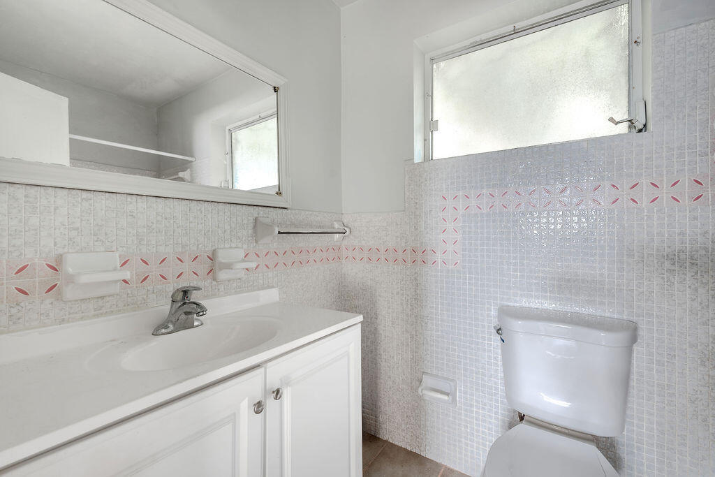 NORTH HOLLYWOOD SQUARE AMEN PLAT - Residential Lease