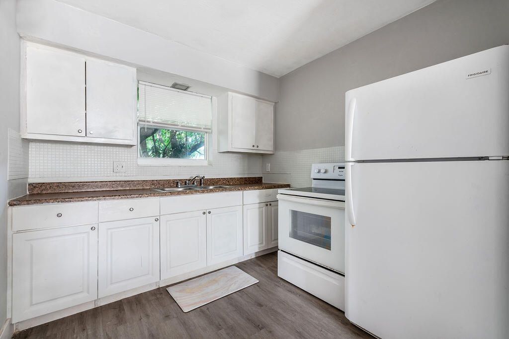 Photo of 1826 Sherman Street #15, Hollywood, FL 33020 (MLS # B26027511)