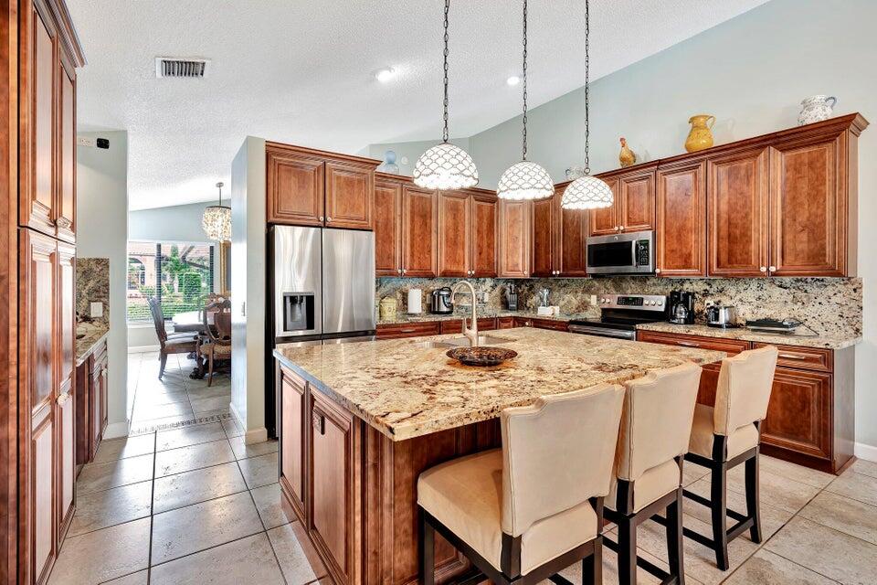 PGA RESORT COMMUNITY OF PRESTON - Residential Lease