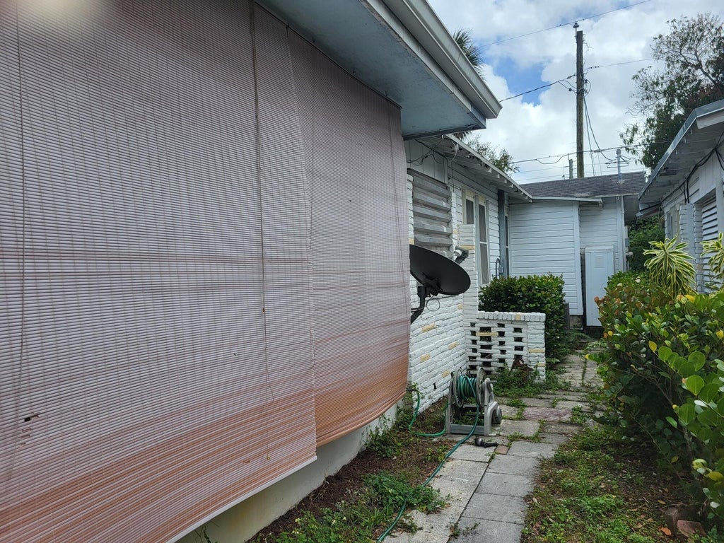 Photo of 500 SW 8th Street, Fort Lauderdale, FL 33315 (MLS # B26029286)