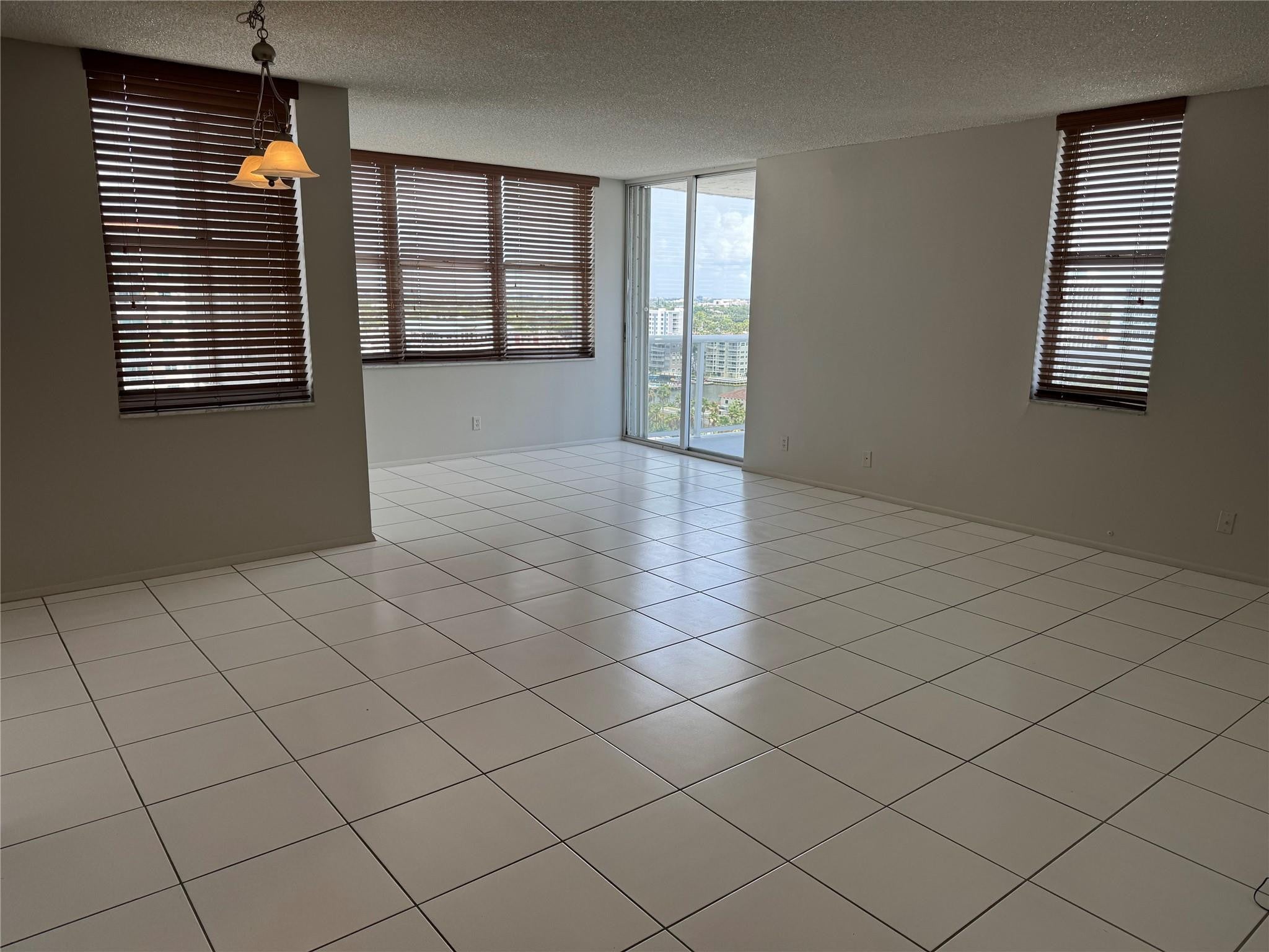 3015 N Ocean Boulevard 15A