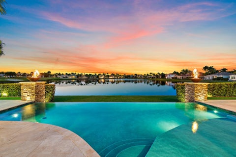Photo of 636 Hermitage Circle, Palm Beach Gardens, FL 33410 (MLS # B26069781)