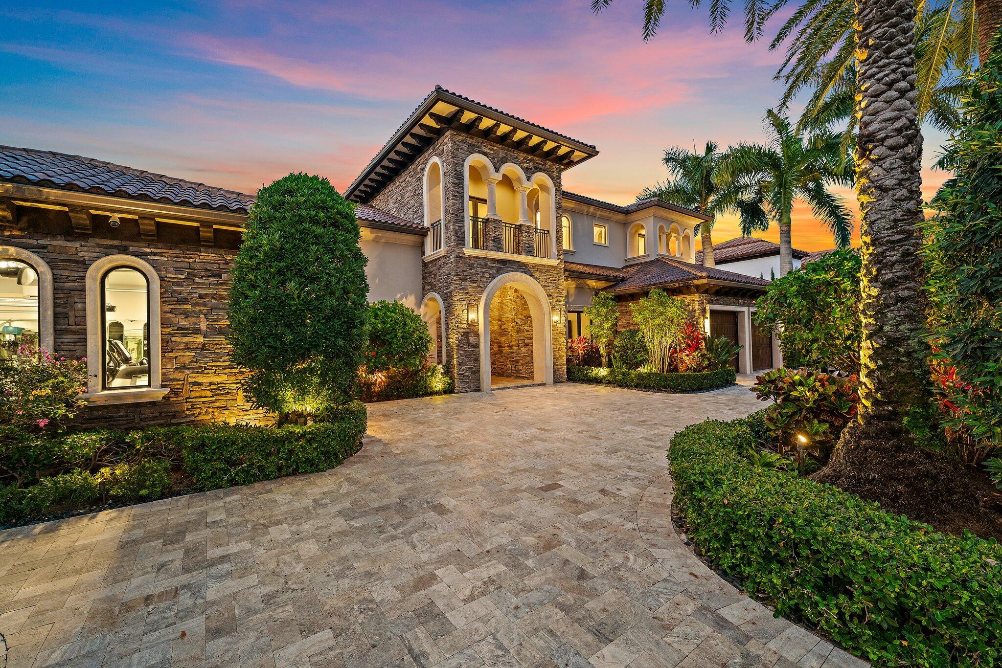 636 Hermitage Circle