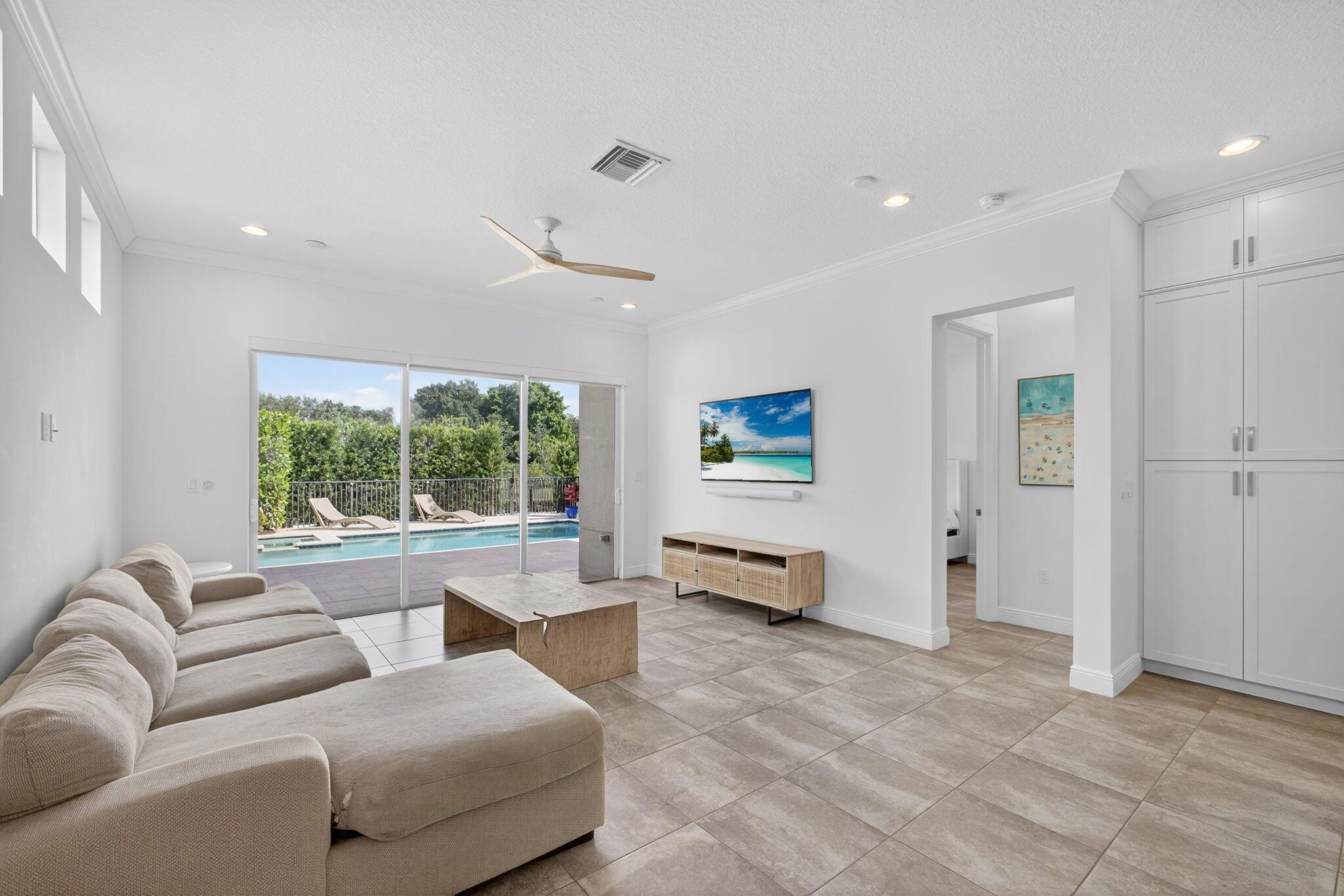 BONNETTE HUNT CLUB - Residential