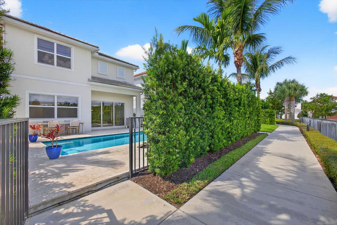 BONNETTE HUNT CLUB - Residential