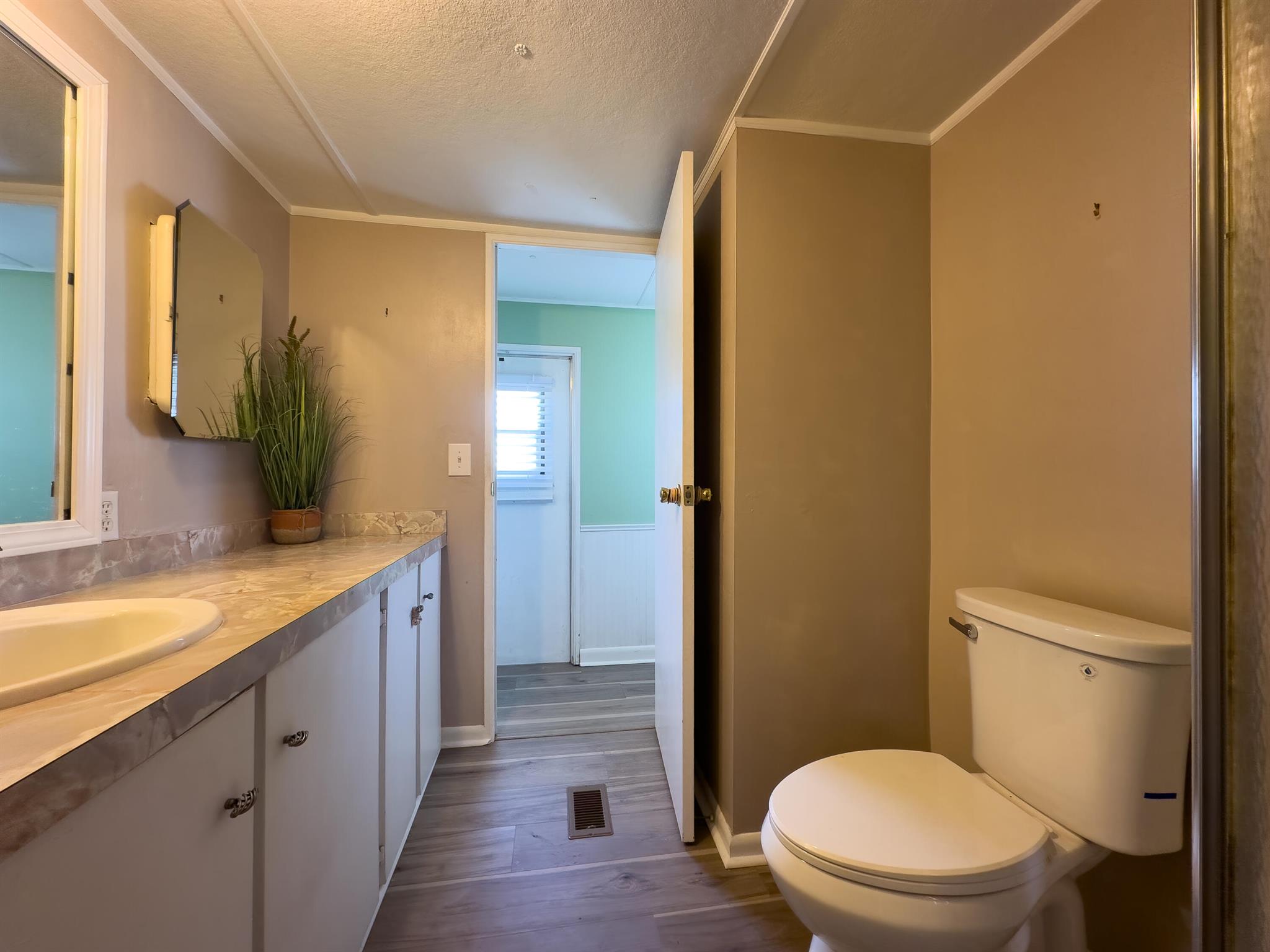 WOODBRIDGE MOBILE VILLAGE - Residential