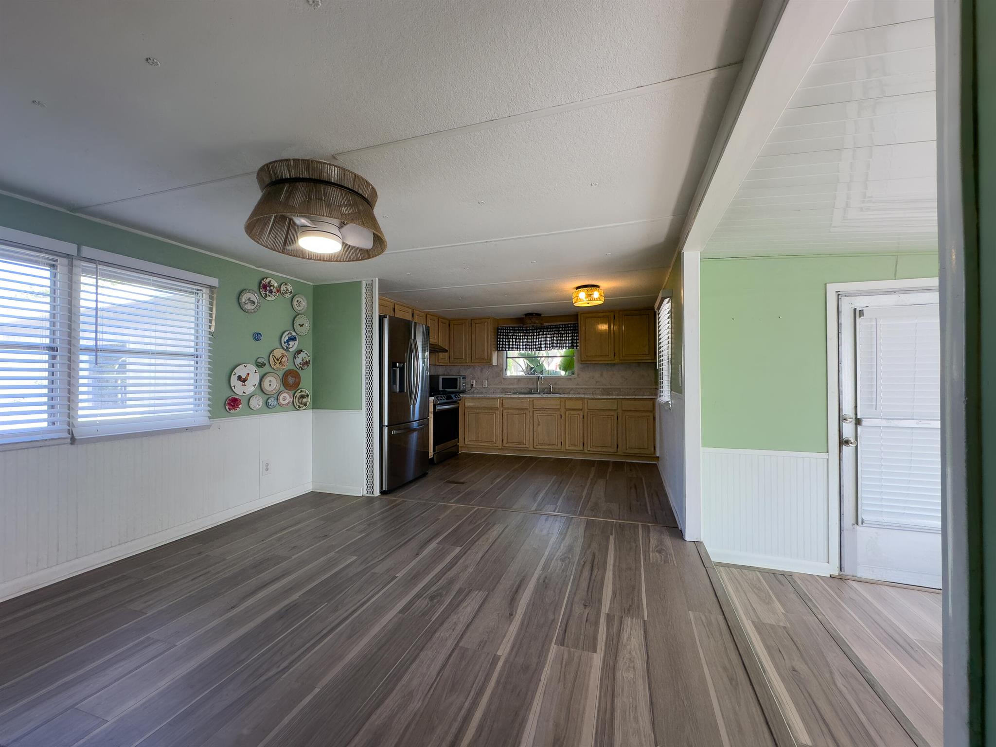 WOODBRIDGE MOBILE VILLAGE - Residential