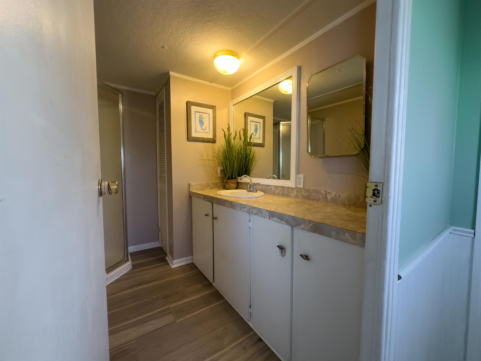 WOODBRIDGE MOBILE VILLAGE - Residential