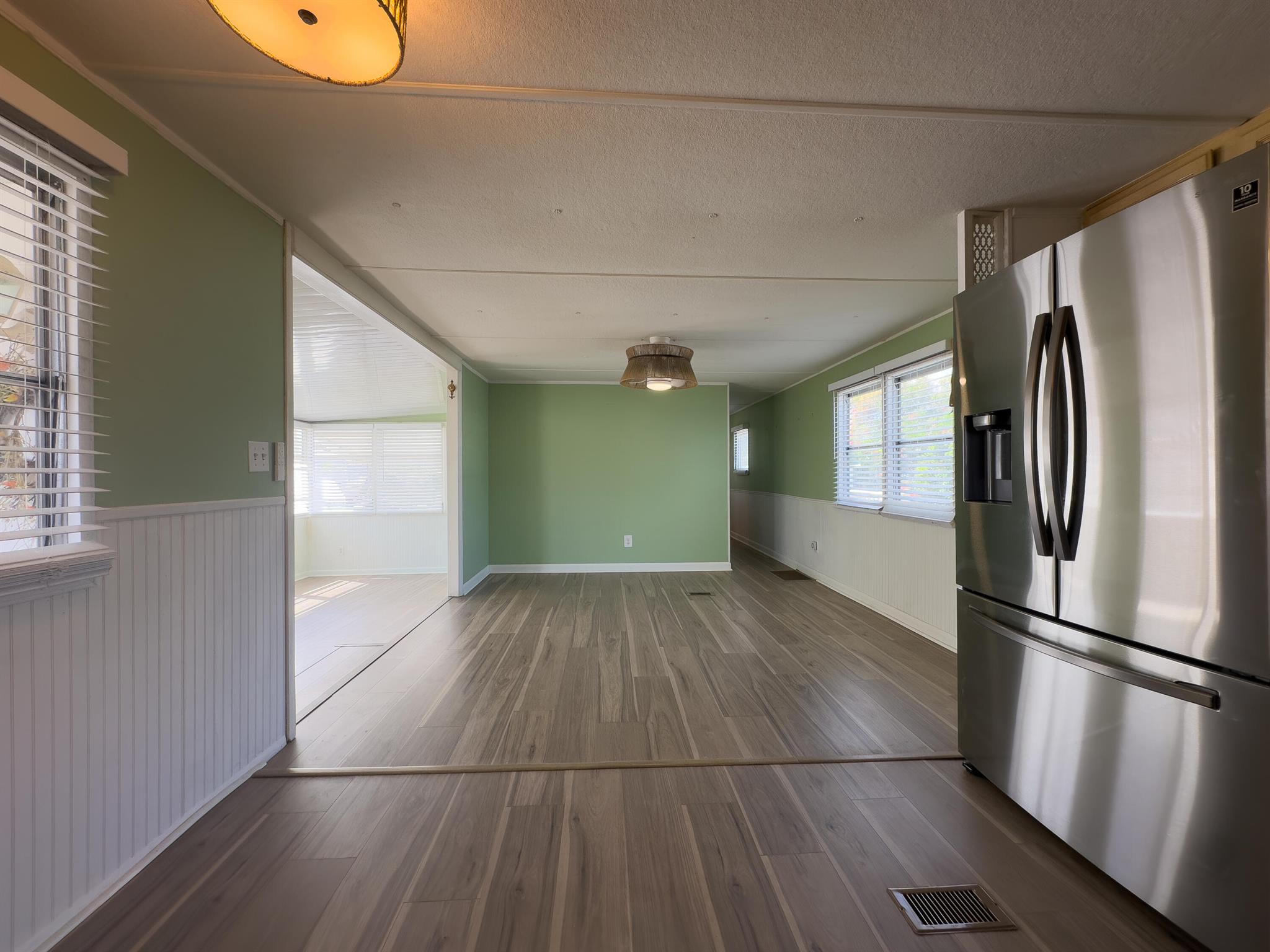 WOODBRIDGE MOBILE VILLAGE - Residential