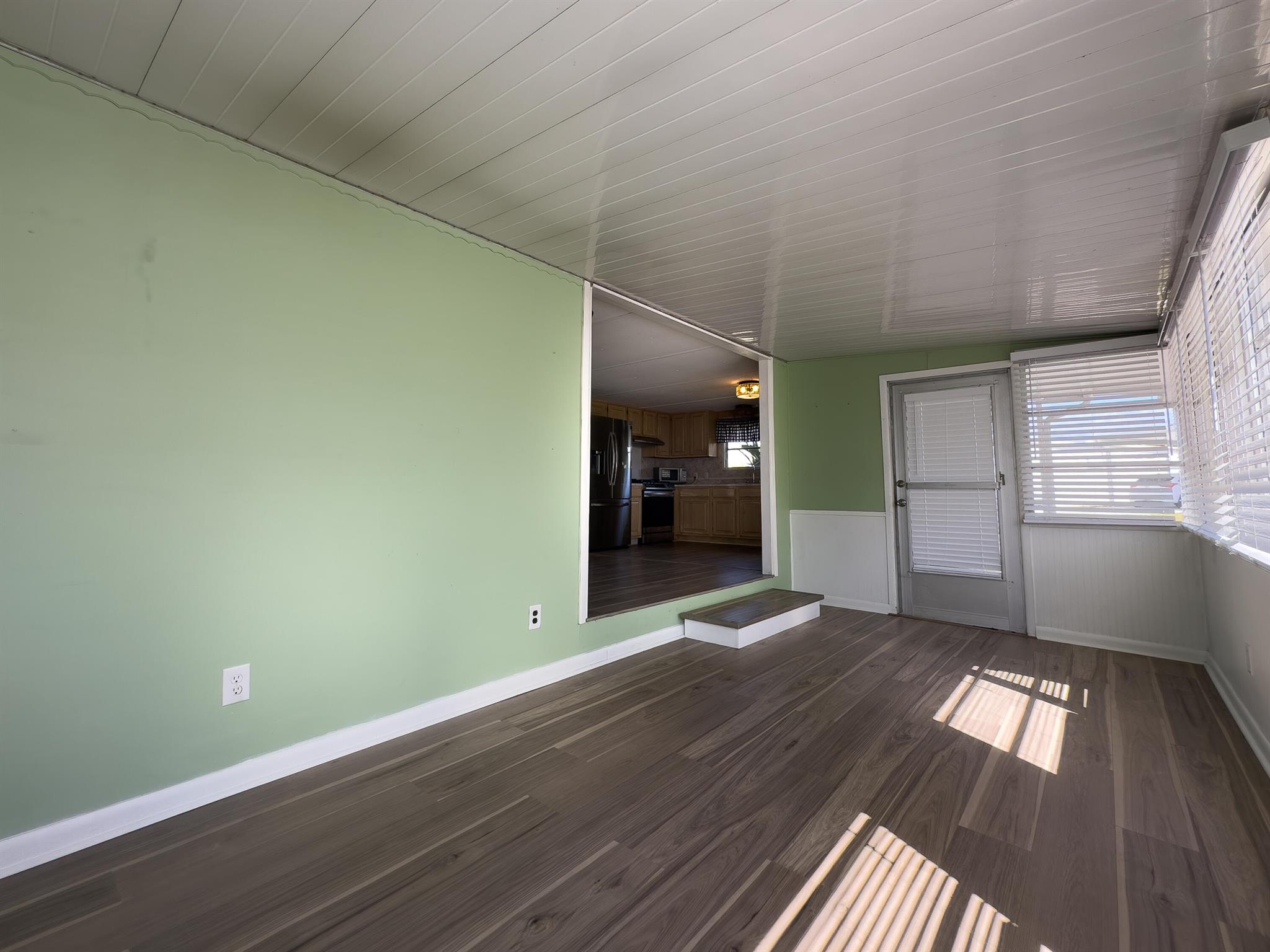 WOODBRIDGE MOBILE VILLAGE - Residential