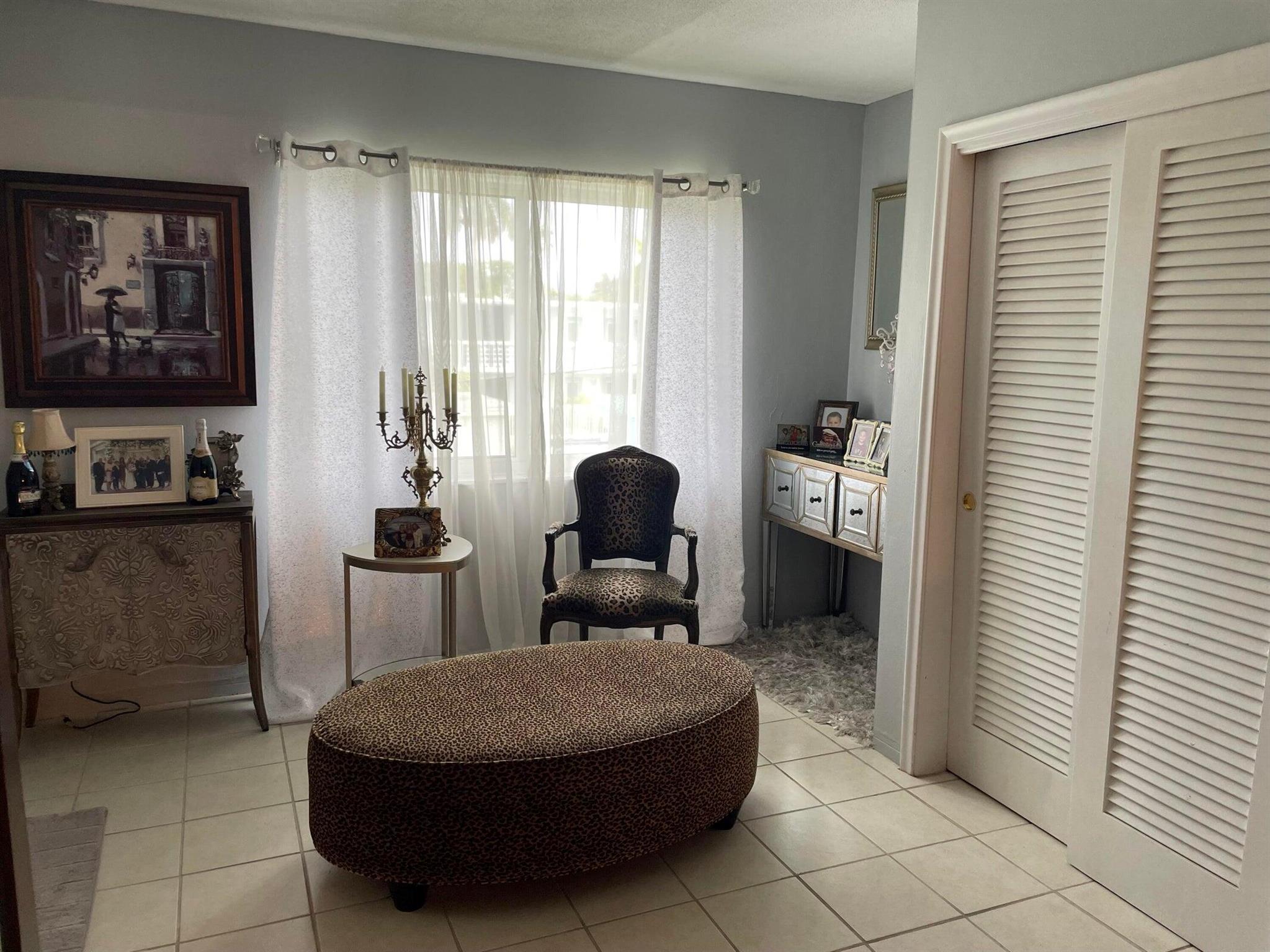 VENETIAN PARK GARDENS CON - Residential Lease