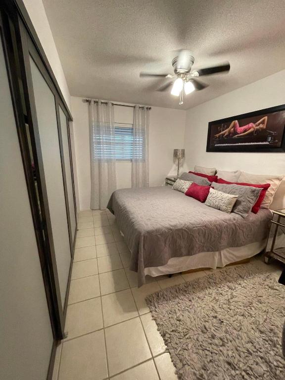 VENETIAN PARK GARDENS CONDO - Residential Lease