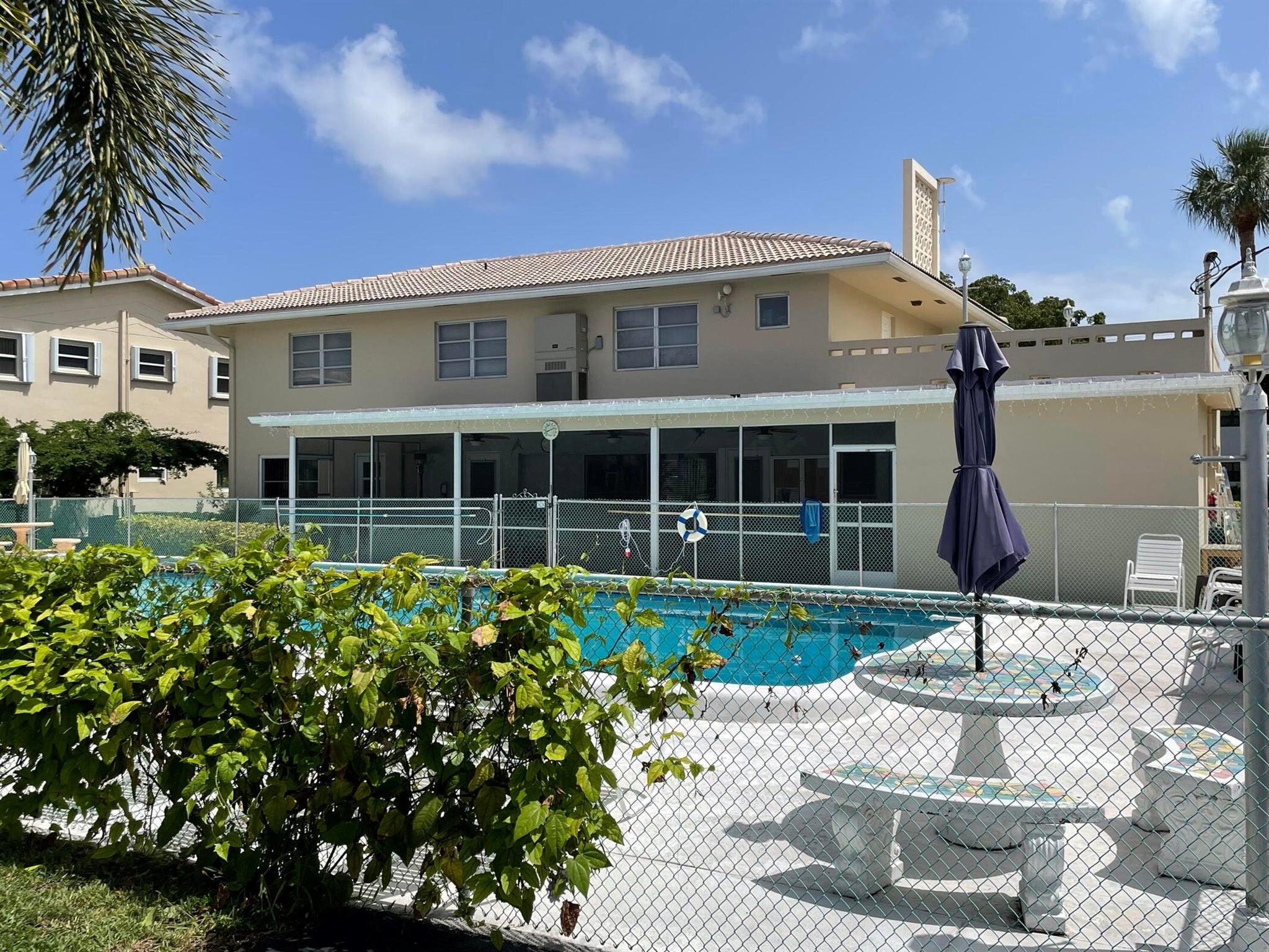 VENETIAN PARK GARDENS CON - Residential Lease