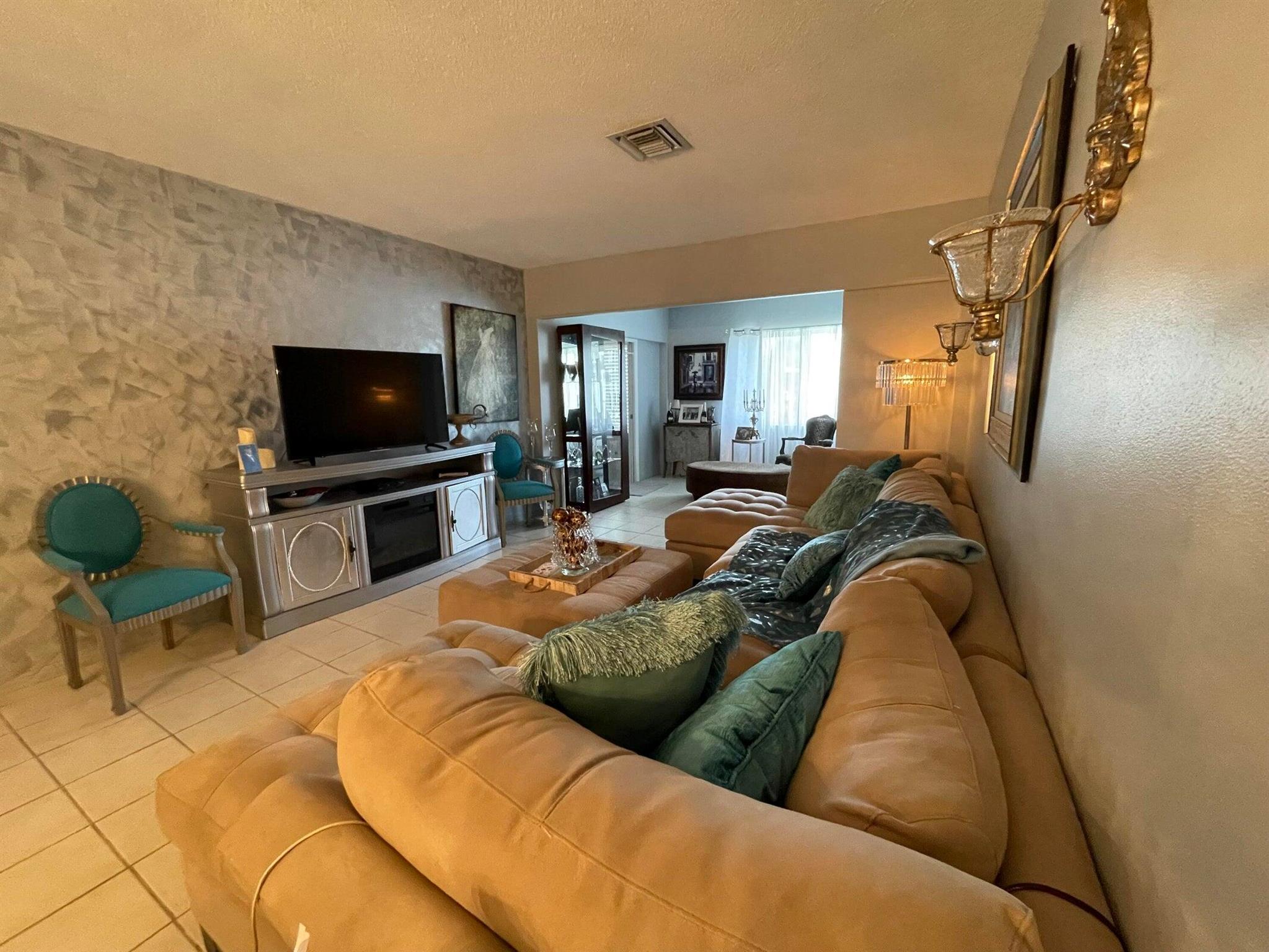 VENETIAN PARK GARDENS CON - Residential Lease