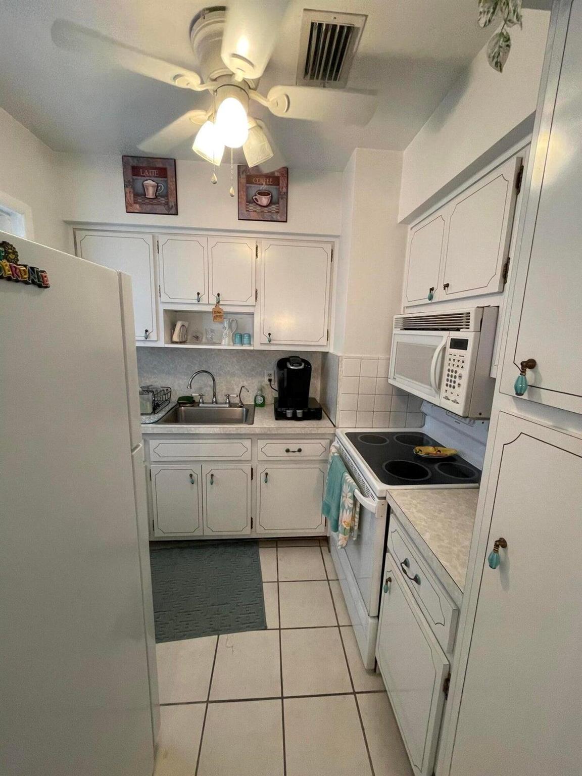 VENETIAN PARK GARDENS CON - Residential Lease