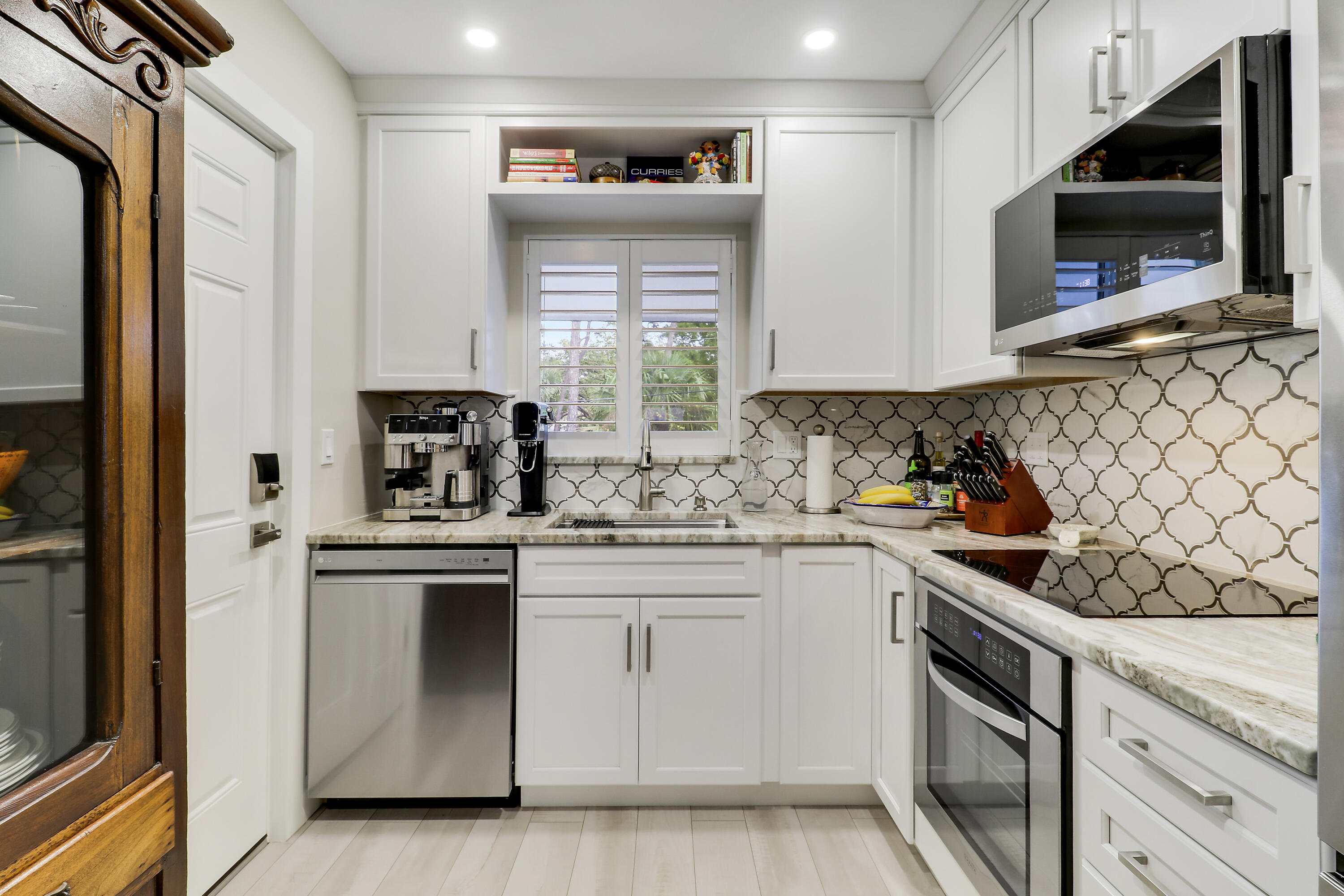 TEQUESTA GARDEN CONDO 5 - Residential