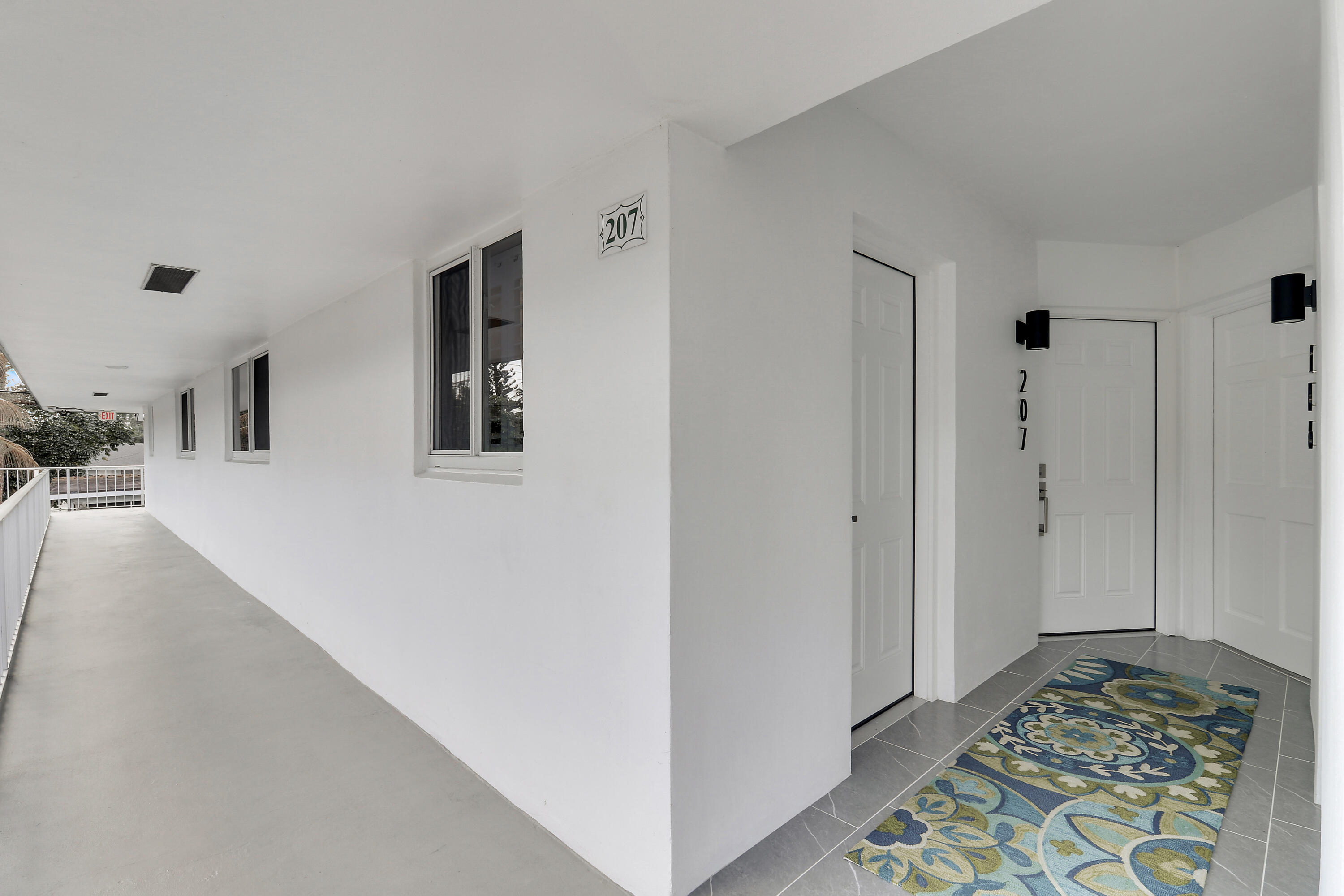 TEQUESTA GARDEN CONDO 5 - Residential