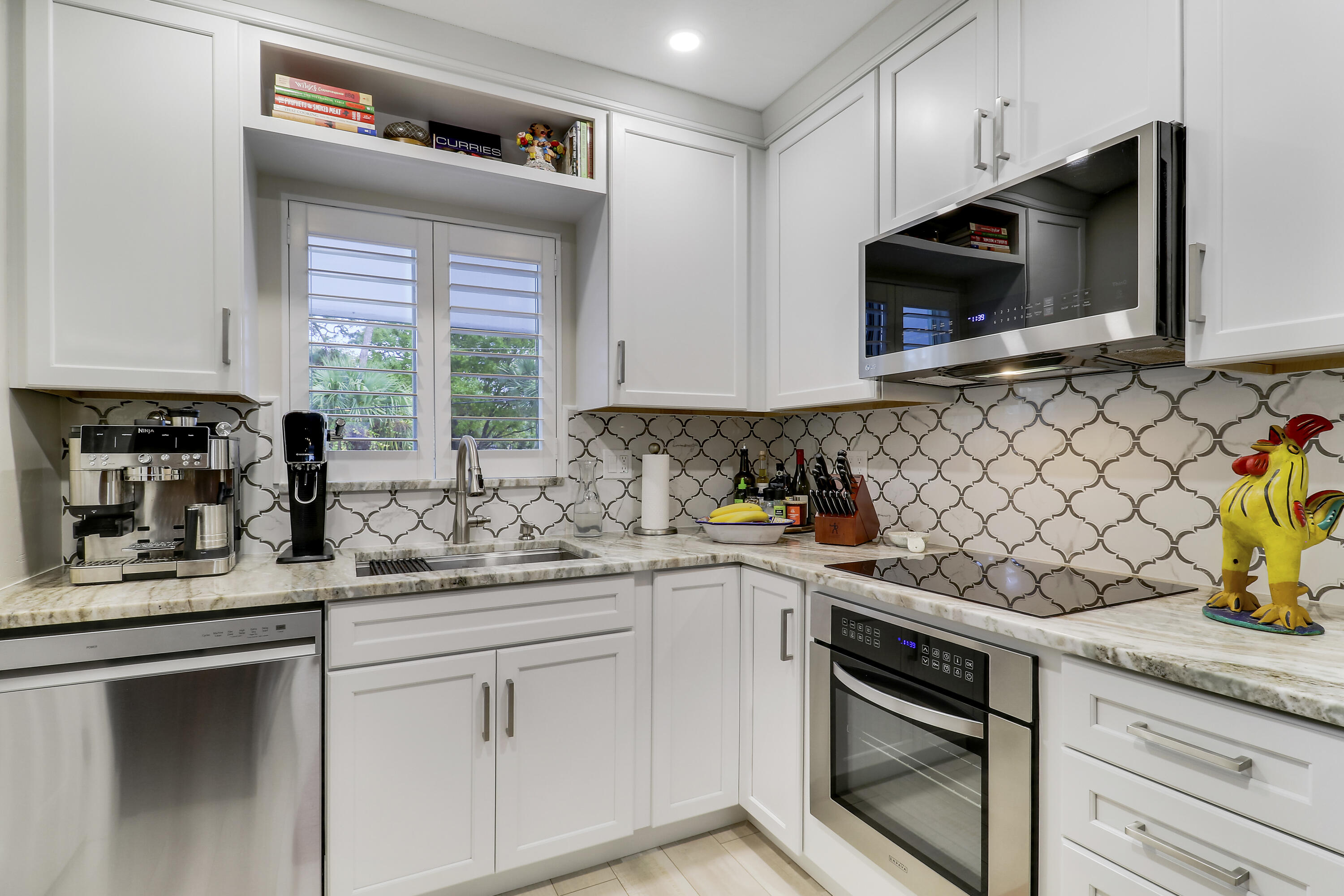 TEQUESTA GARDEN CONDO 5 - Residential