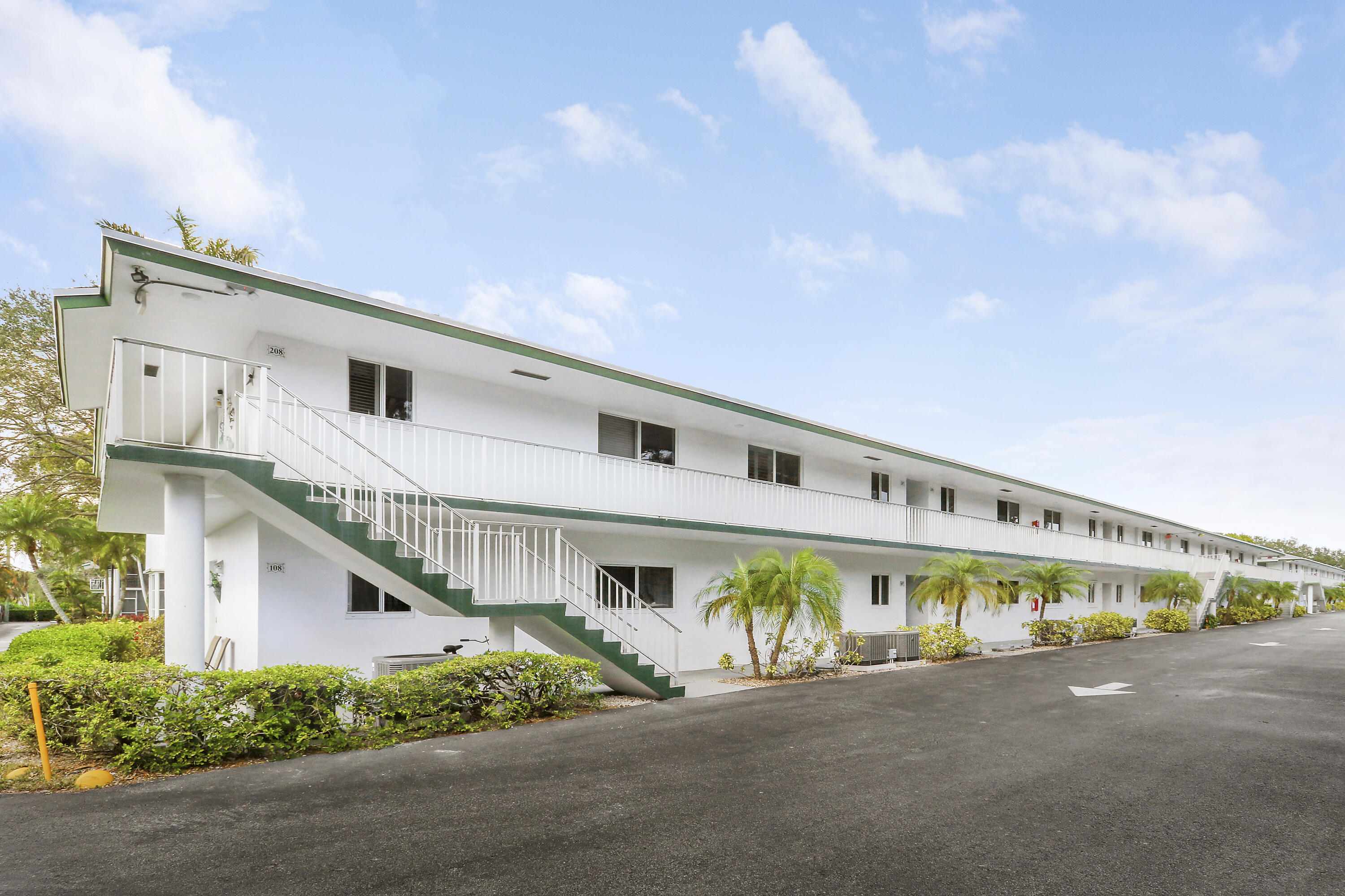 TEQUESTA GARDEN CONDO 5 - Residential