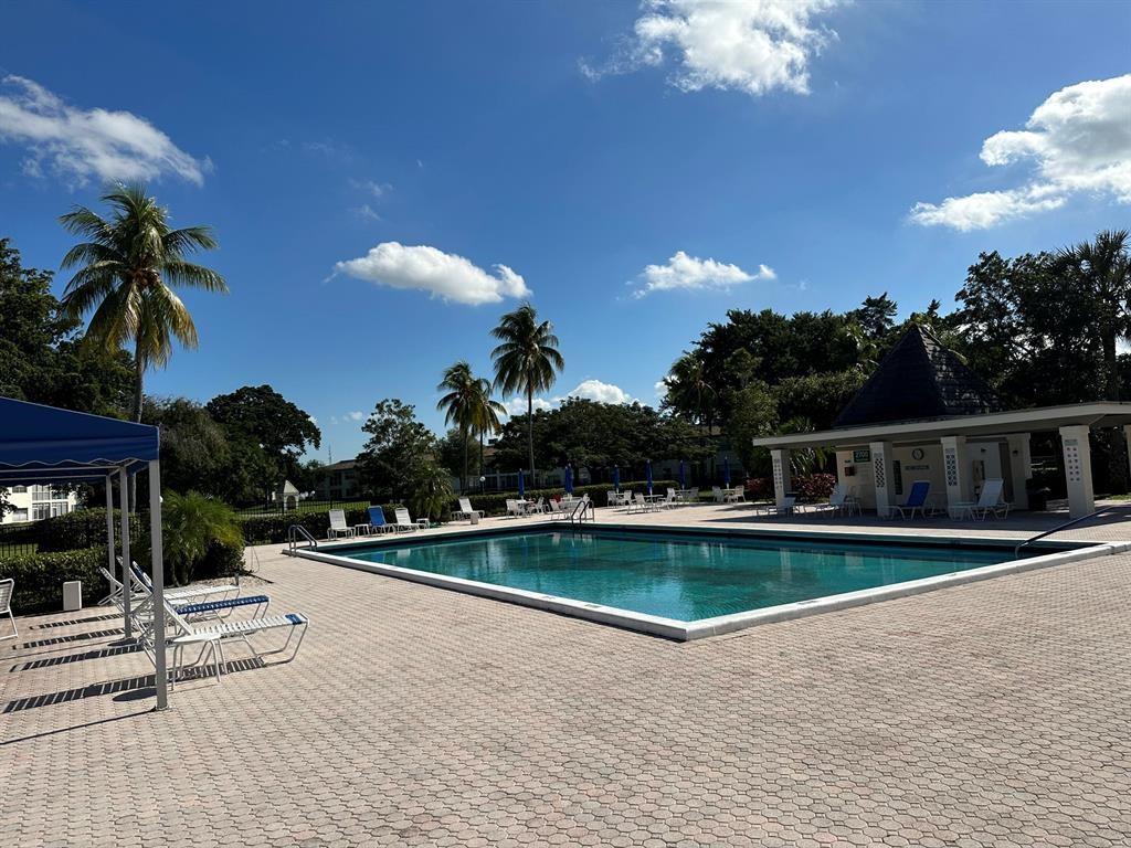 WYNMOOR NASSAU VILLA - Residential