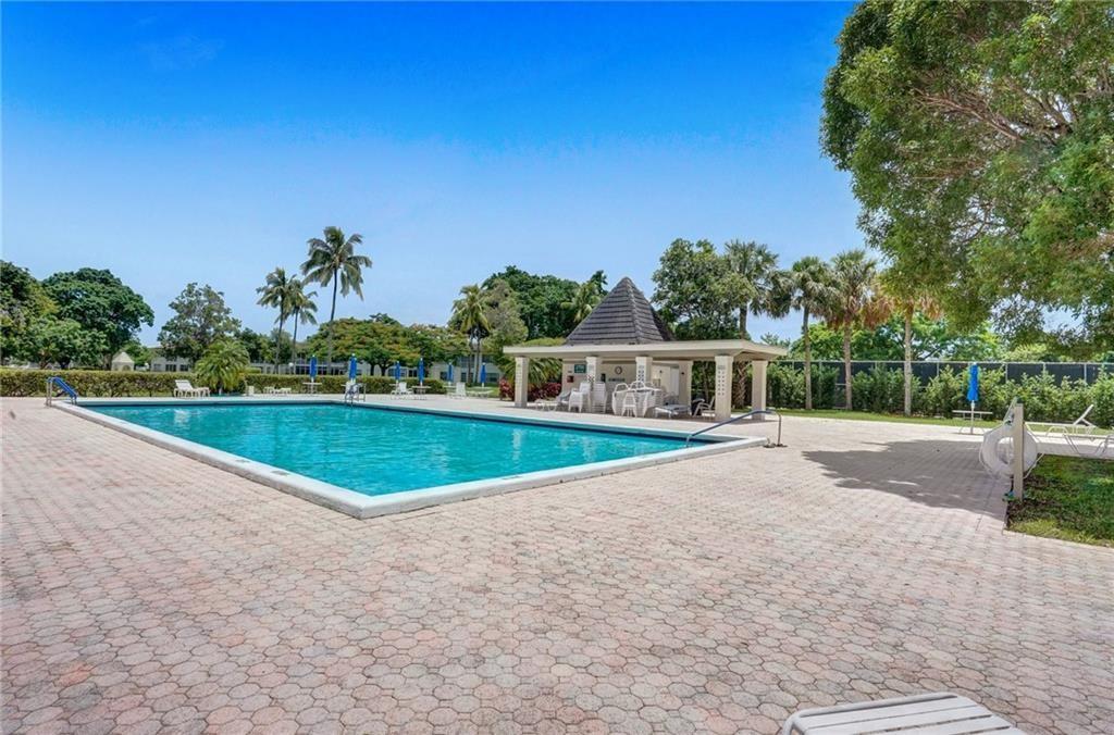 WYNMOOR NASSAU VILLA - Residential