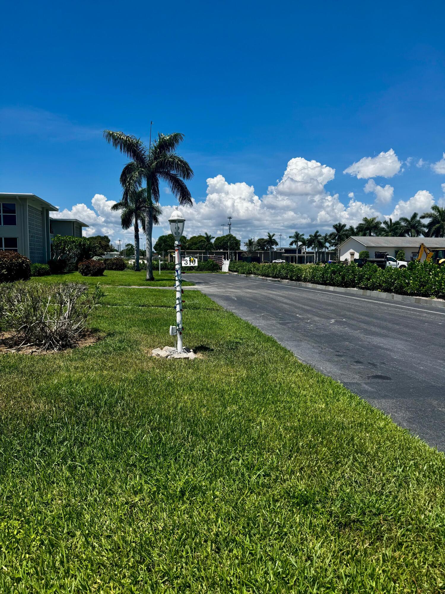 310 N NORTH Boulevard 2A