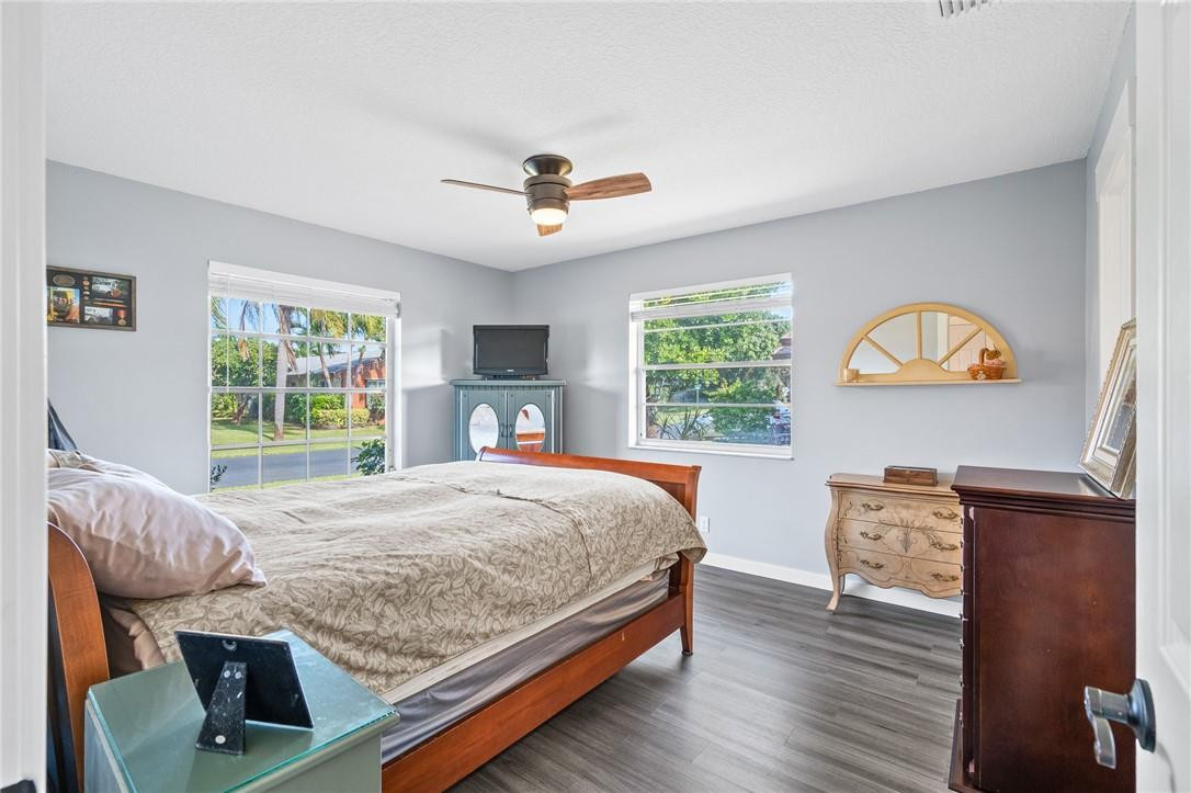 LOS MANGOS - Residential