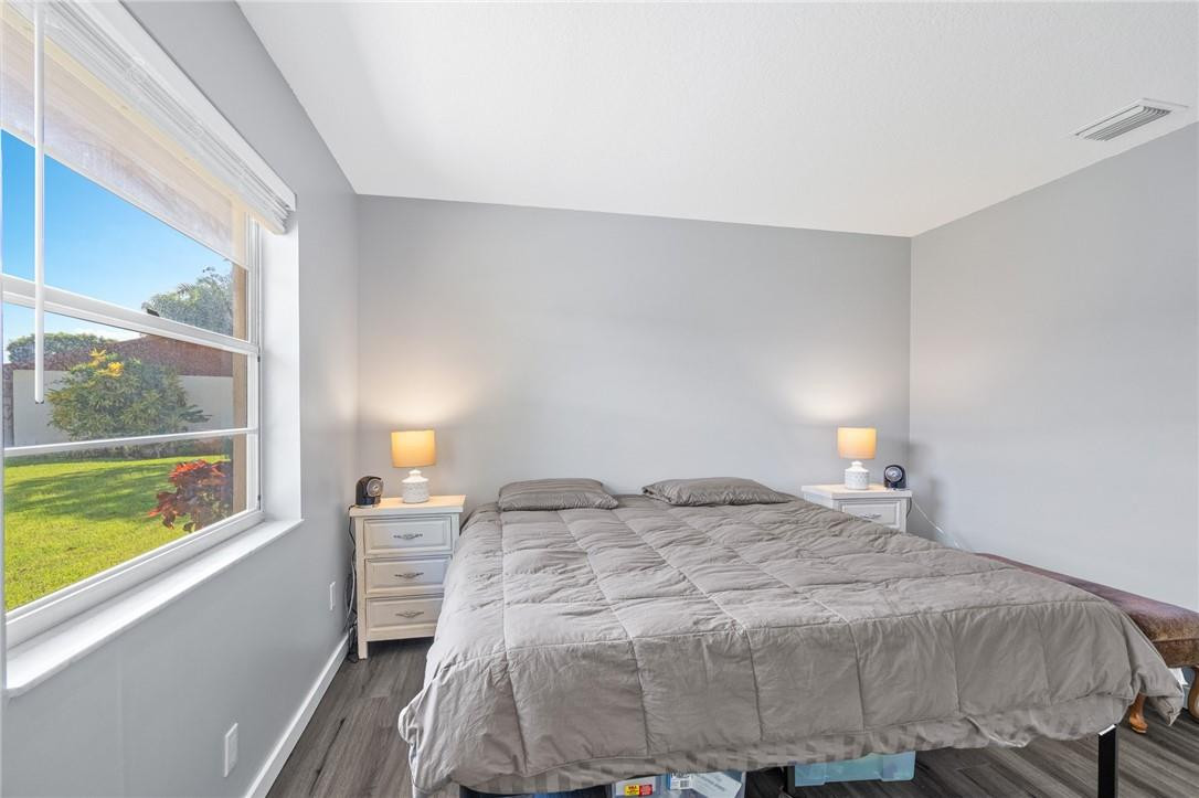 LOS MANGOS - Residential