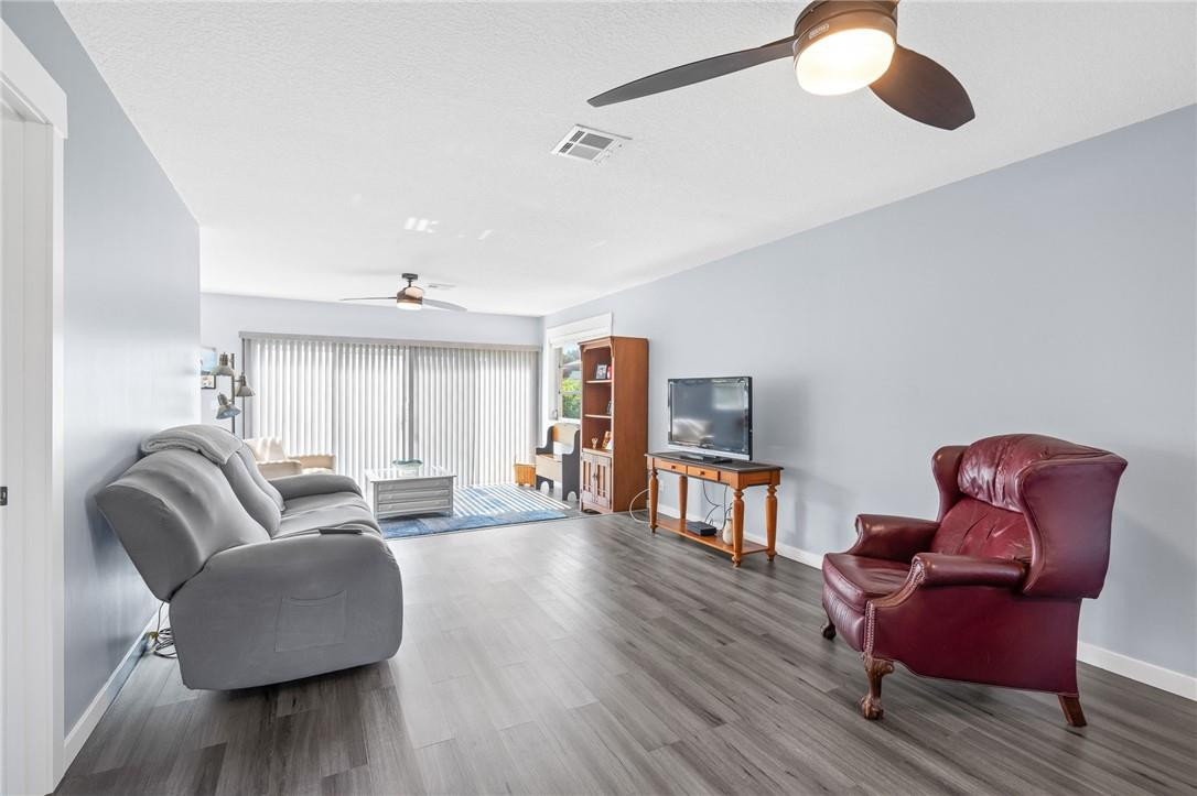 LOS MANGOS - Residential