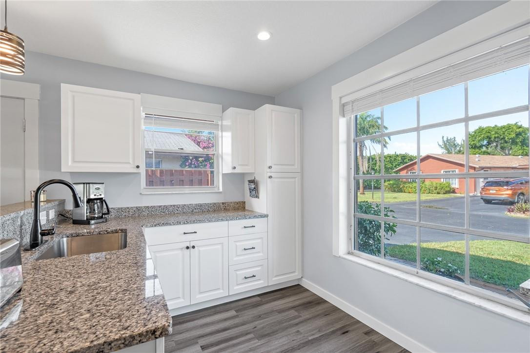 LOS MANGOS - Residential