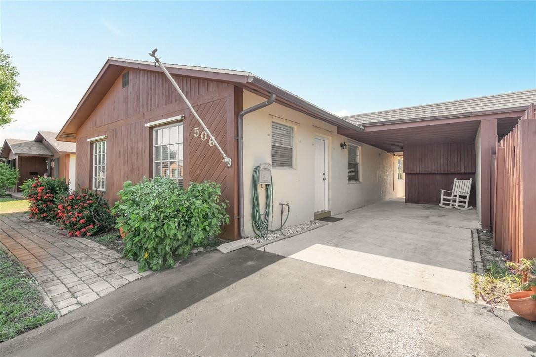 LOS MANGOS - Residential