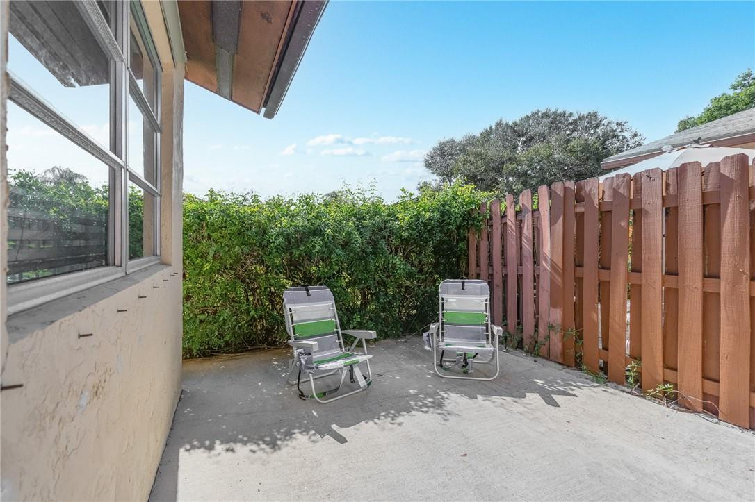 LOS MANGOS - Residential