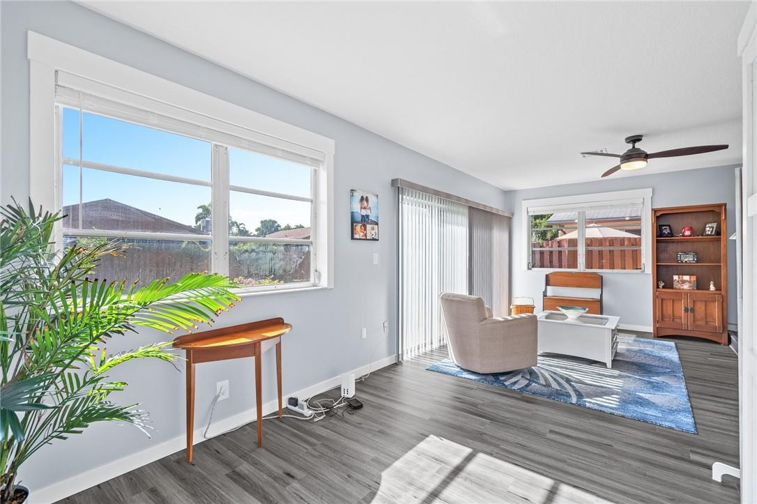 LOS MANGOS - Residential