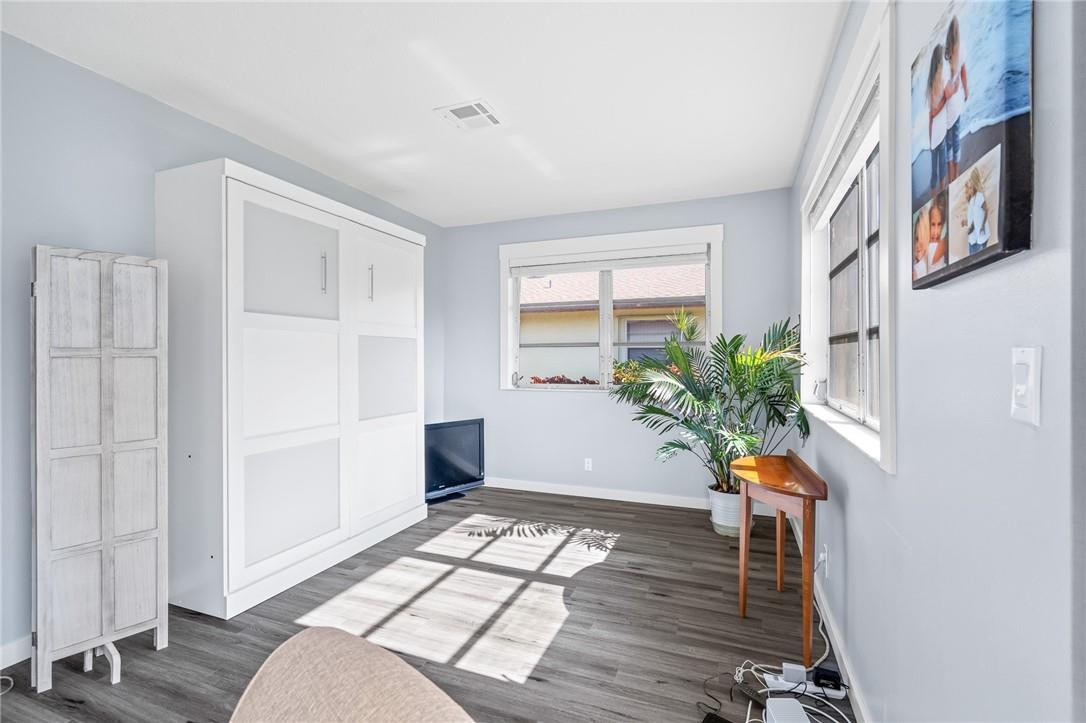 LOS MANGOS - Residential