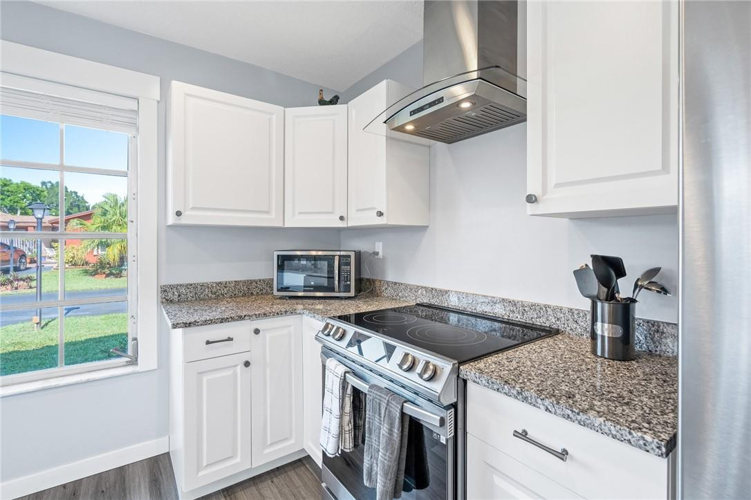 LOS MANGOS - Residential