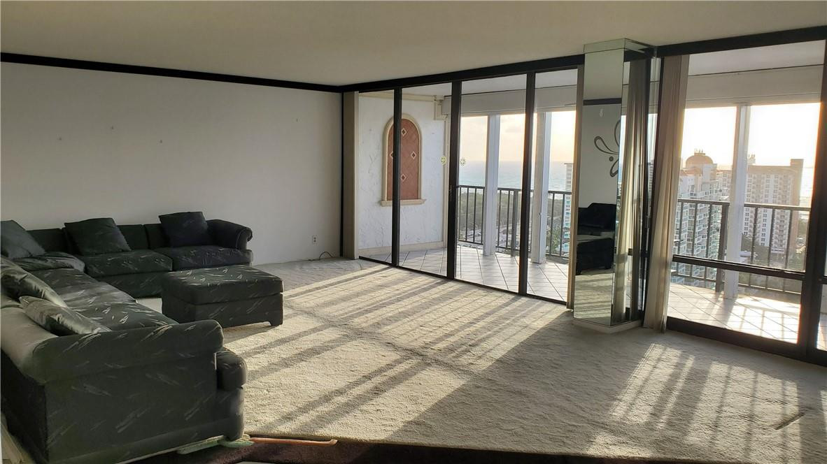 CORINTHIAN - Residential