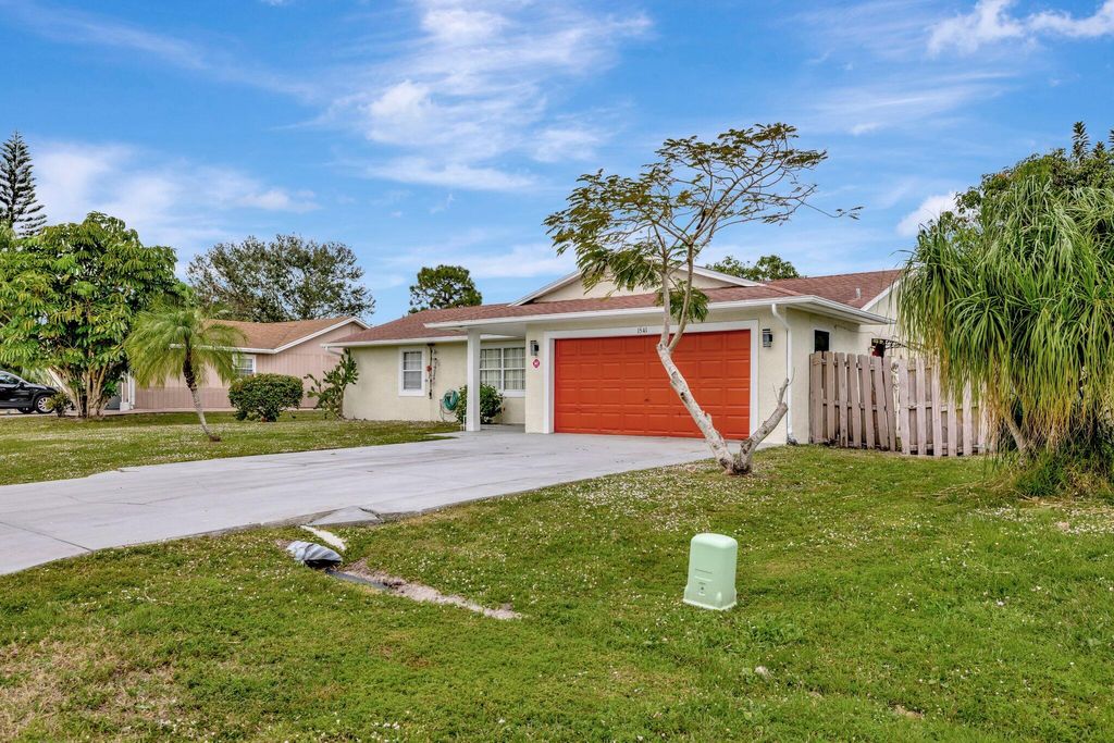 Photo of 1541 SE Minorca Avenue, Port Saint Lucie, FL 34952 (MLS # R11118821)