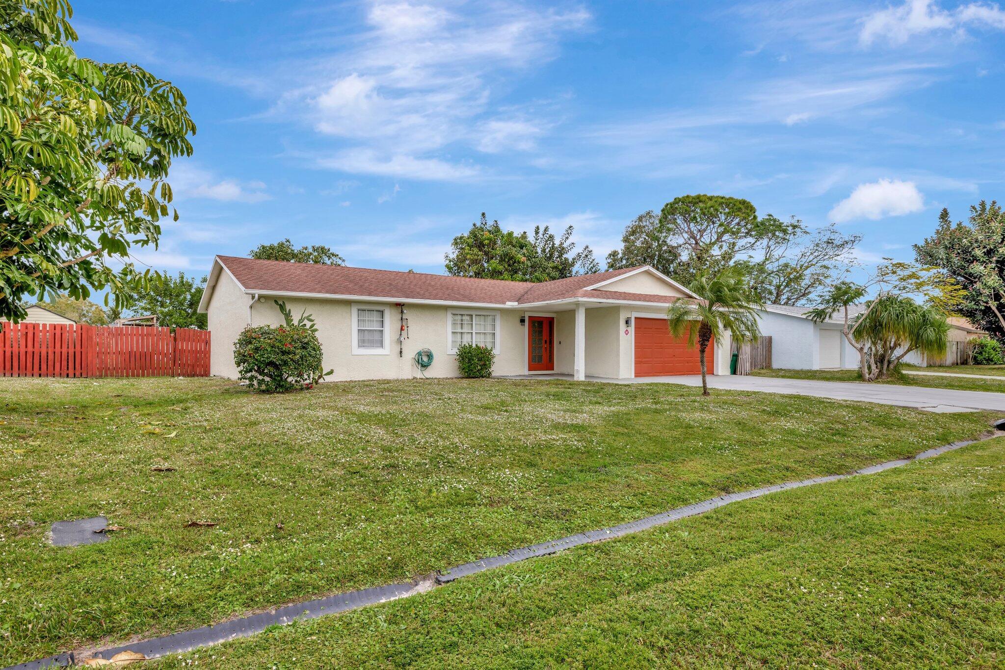 1541 SE Minorca Avenue