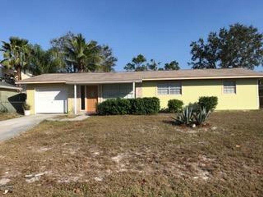 1 STORY SINGLE FAMILY 3/2/1 ON QUIET DEAD END STREET. ALL TILES, SCREENED PORCH, FENCED BACK YARD, MOVE IN READY. A MUST SEE.